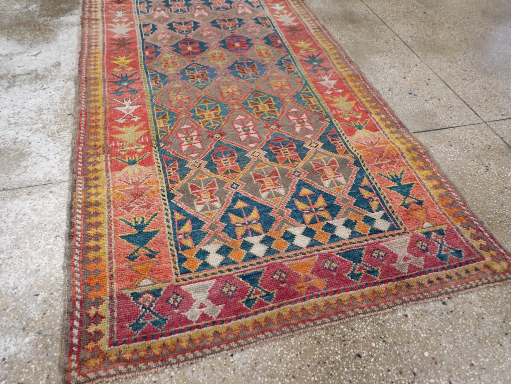Tapis d'accent caucasien kazak du début du 20e siècle Excellent état - En vente à New York, NY