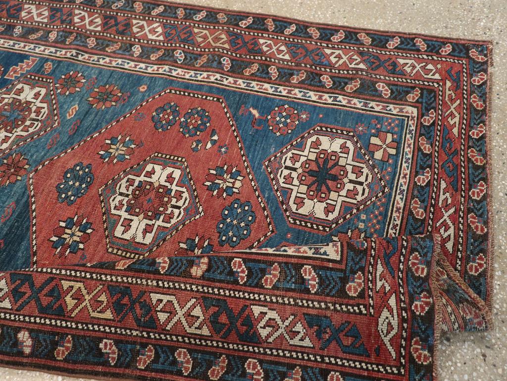 20ième siècle Tapis d'accent caucasien kazak du début du 20e siècle en vente