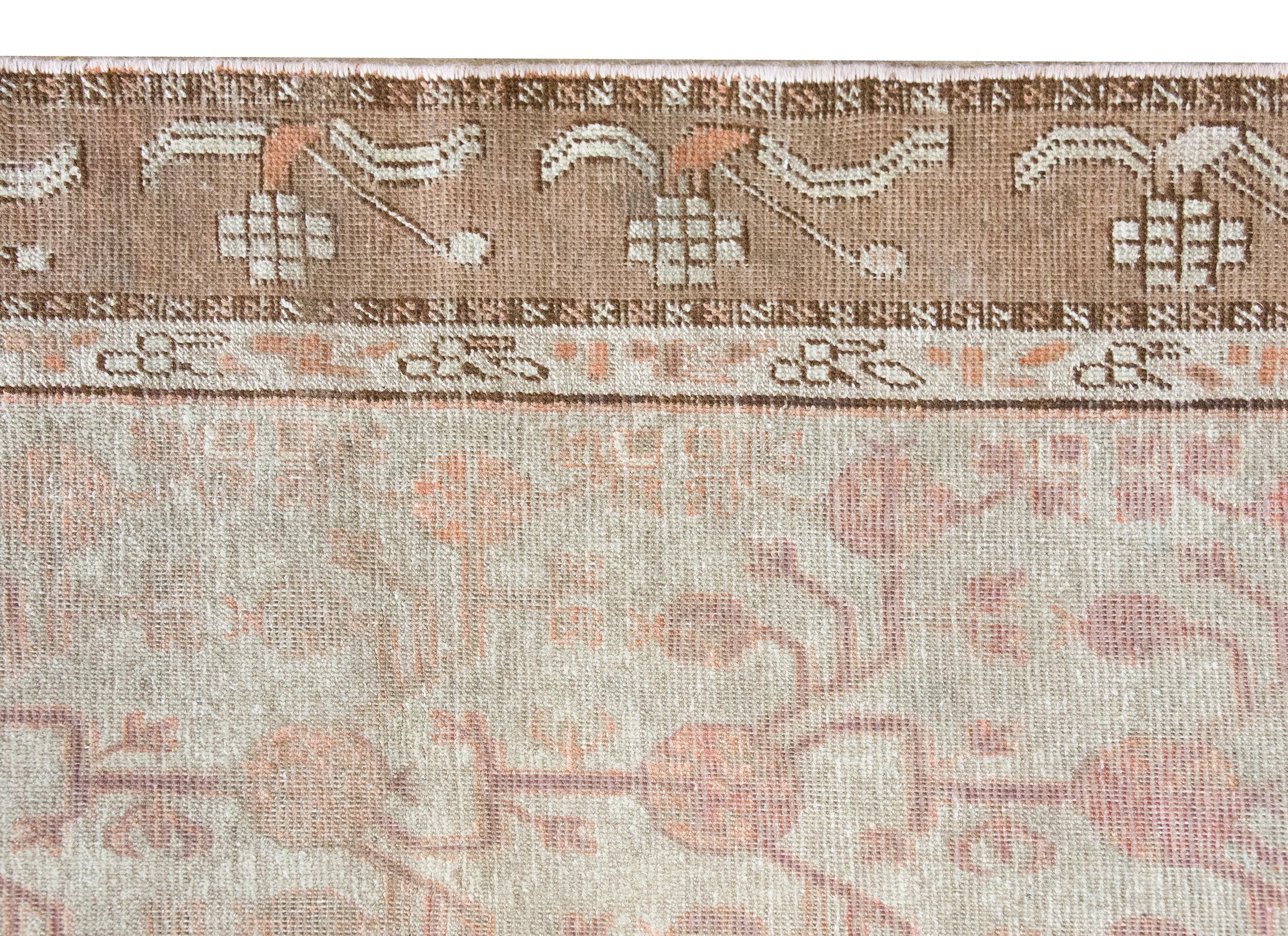 Alfombra Khotan de Asia Central de principios del siglo XX en venta 4