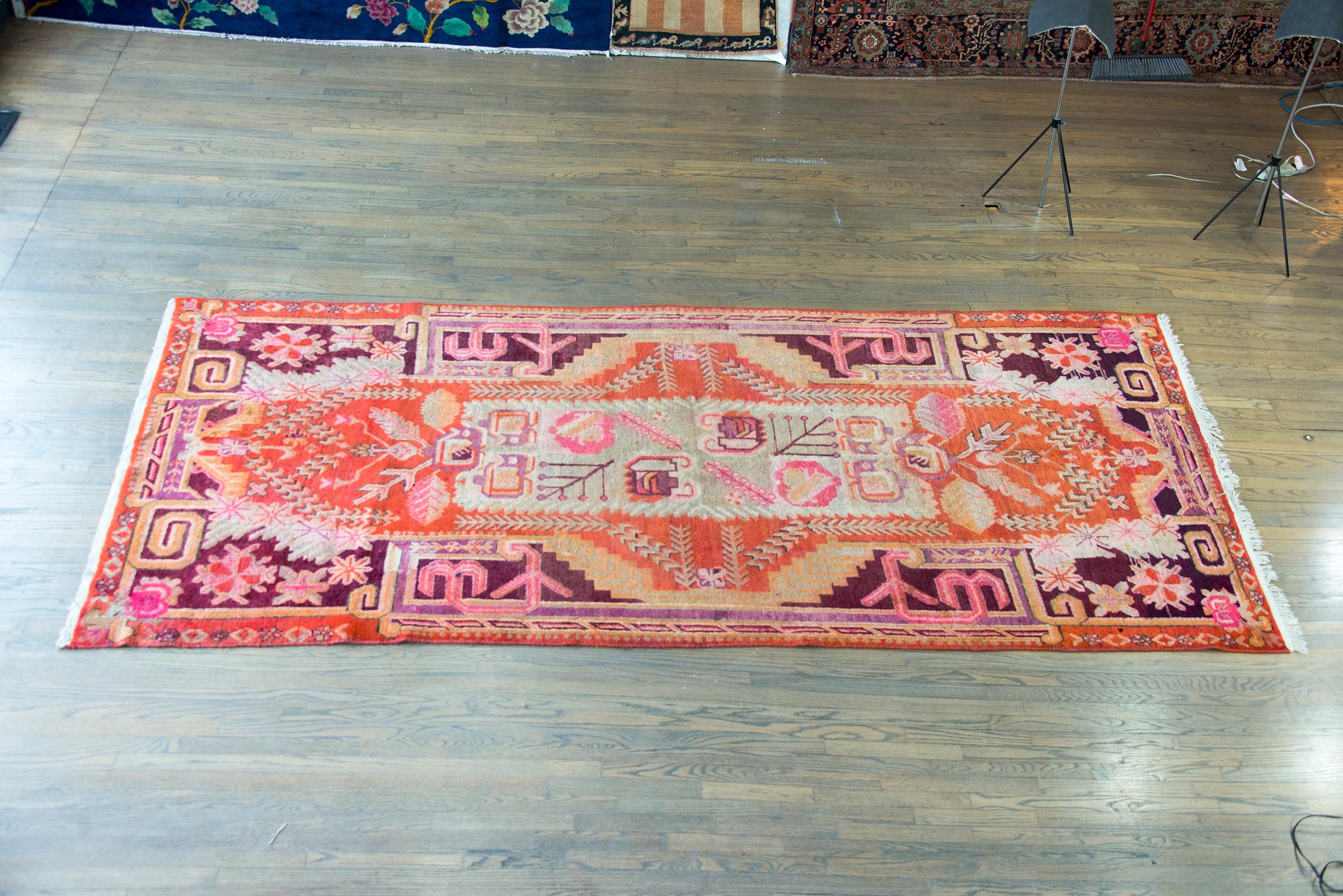 Early 20th Century Central Asian Khotan Rug For Sale 8