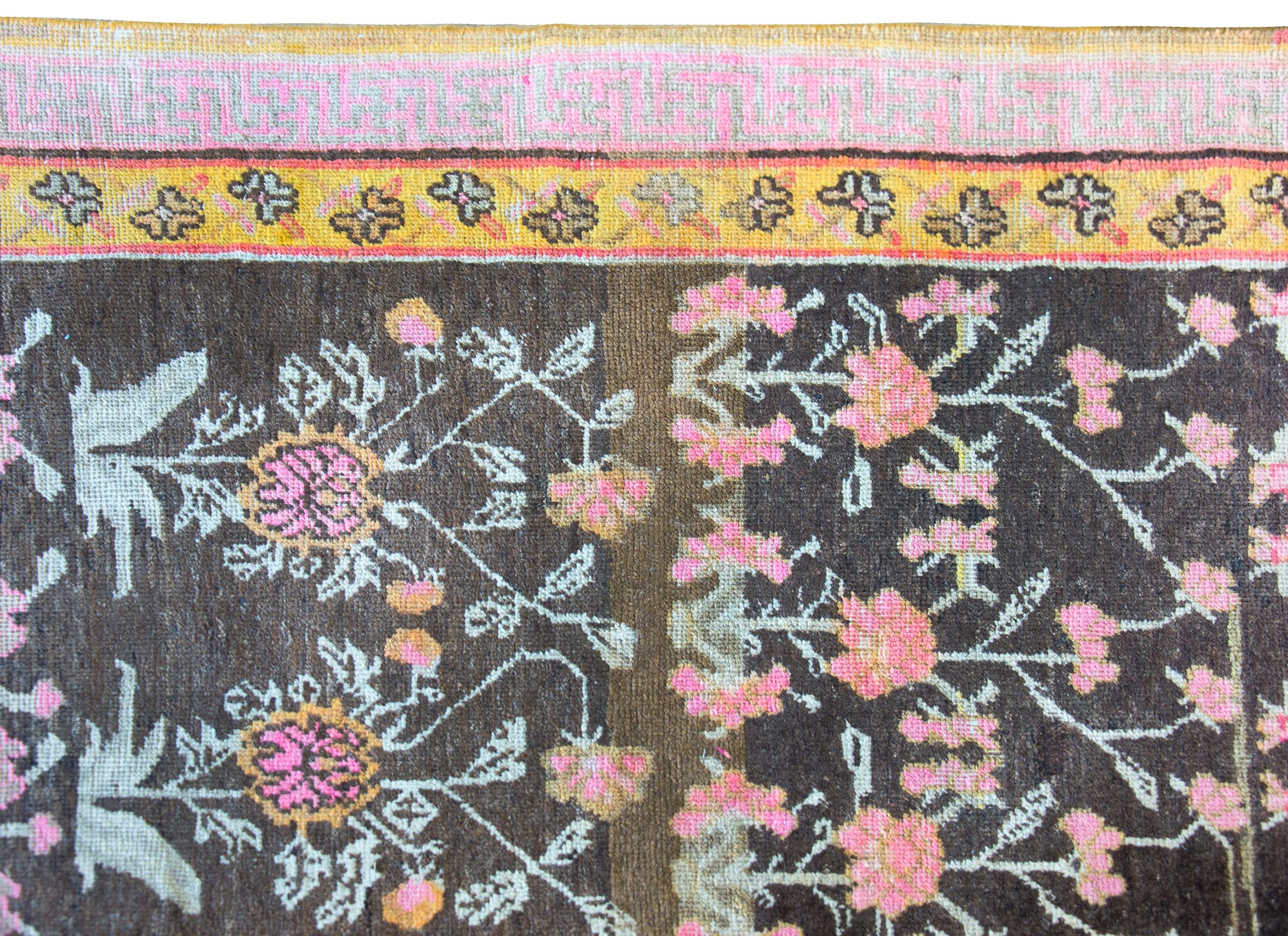 Zentralasiatischer Khotan-Teppich aus dem frühen 20. (Wolle) im Angebot