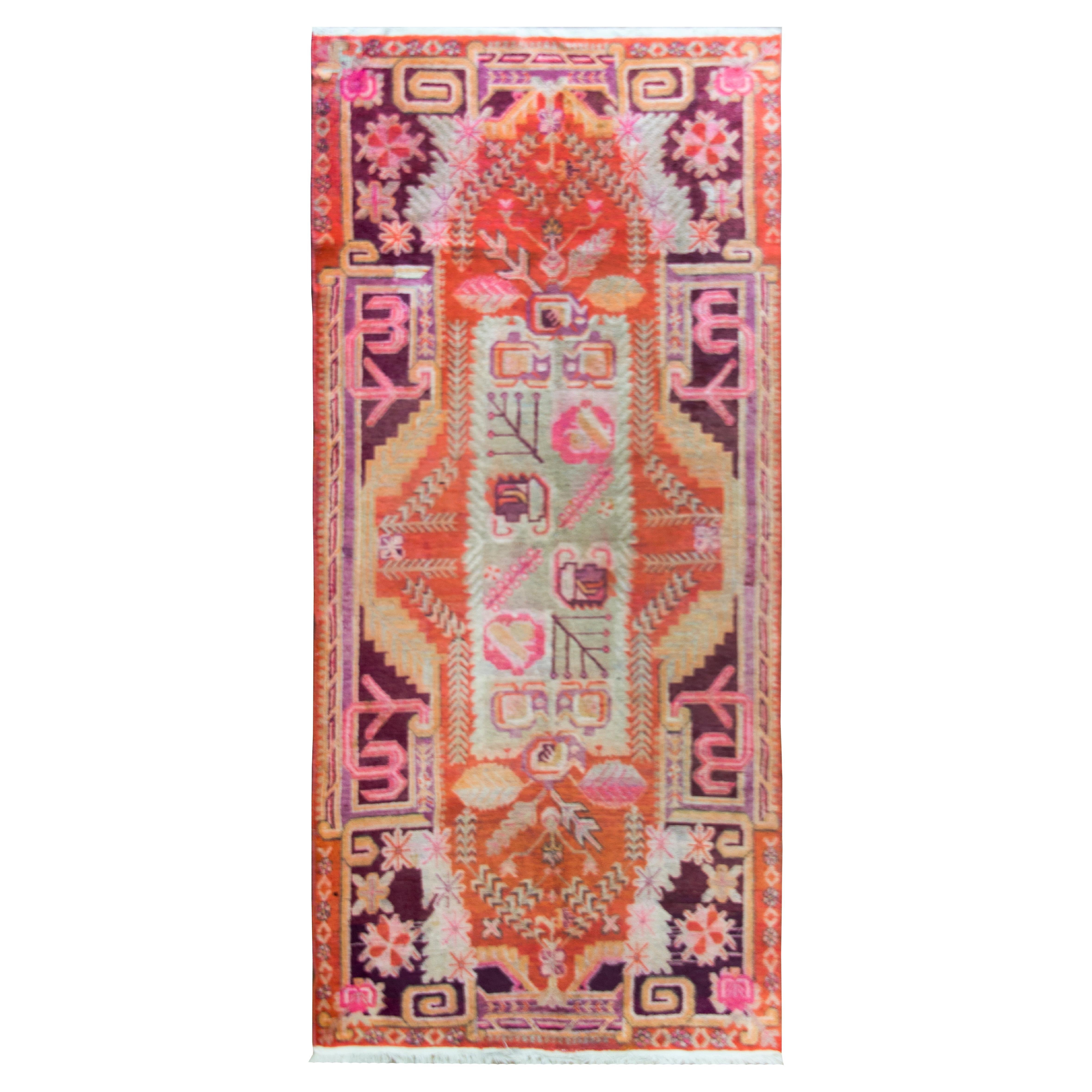 Early 20th Century Central Asian Khotan Rug For Sale