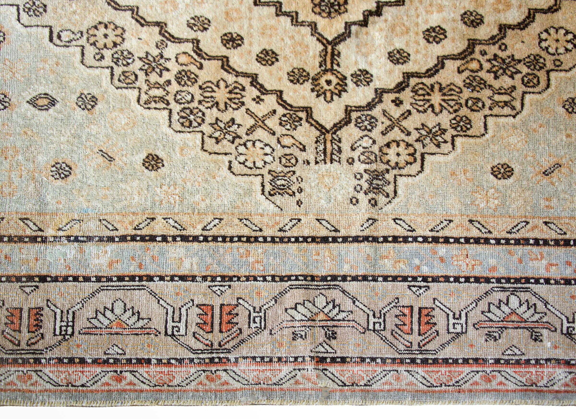 Hand-Knotted Early 20th Century Central Asian Samarghand Rug For Sale