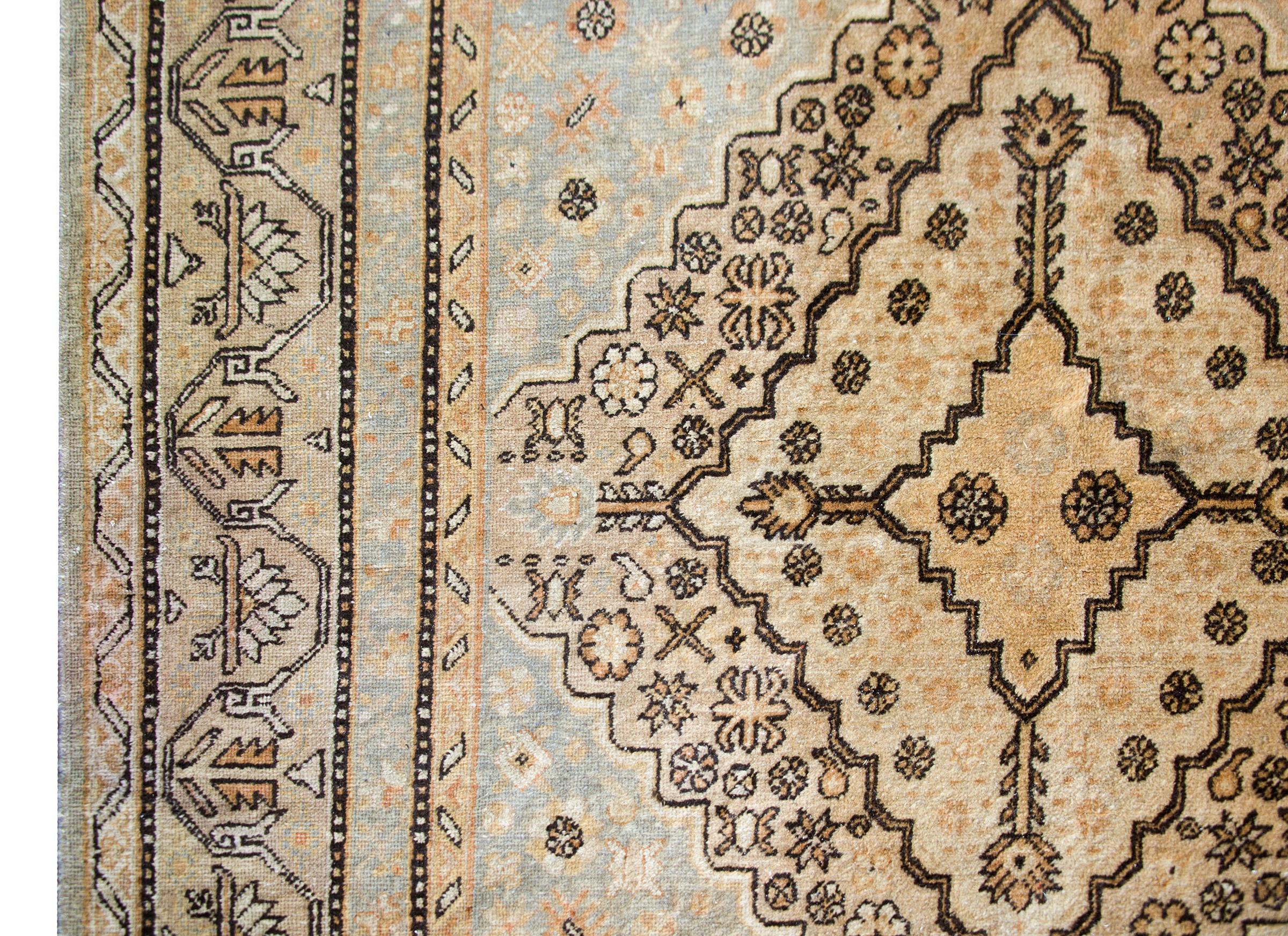 Zentralasiatischer Samarghand-Teppich aus dem frühen 20. Jahrhundert (Mitte des 20. Jahrhunderts) im Angebot