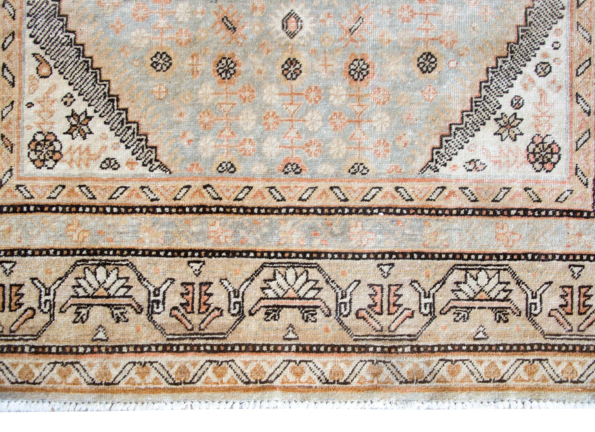 Zentralasiatischer Samarghand-Teppich aus dem frühen 20. Jahrhundert (Wolle) im Angebot