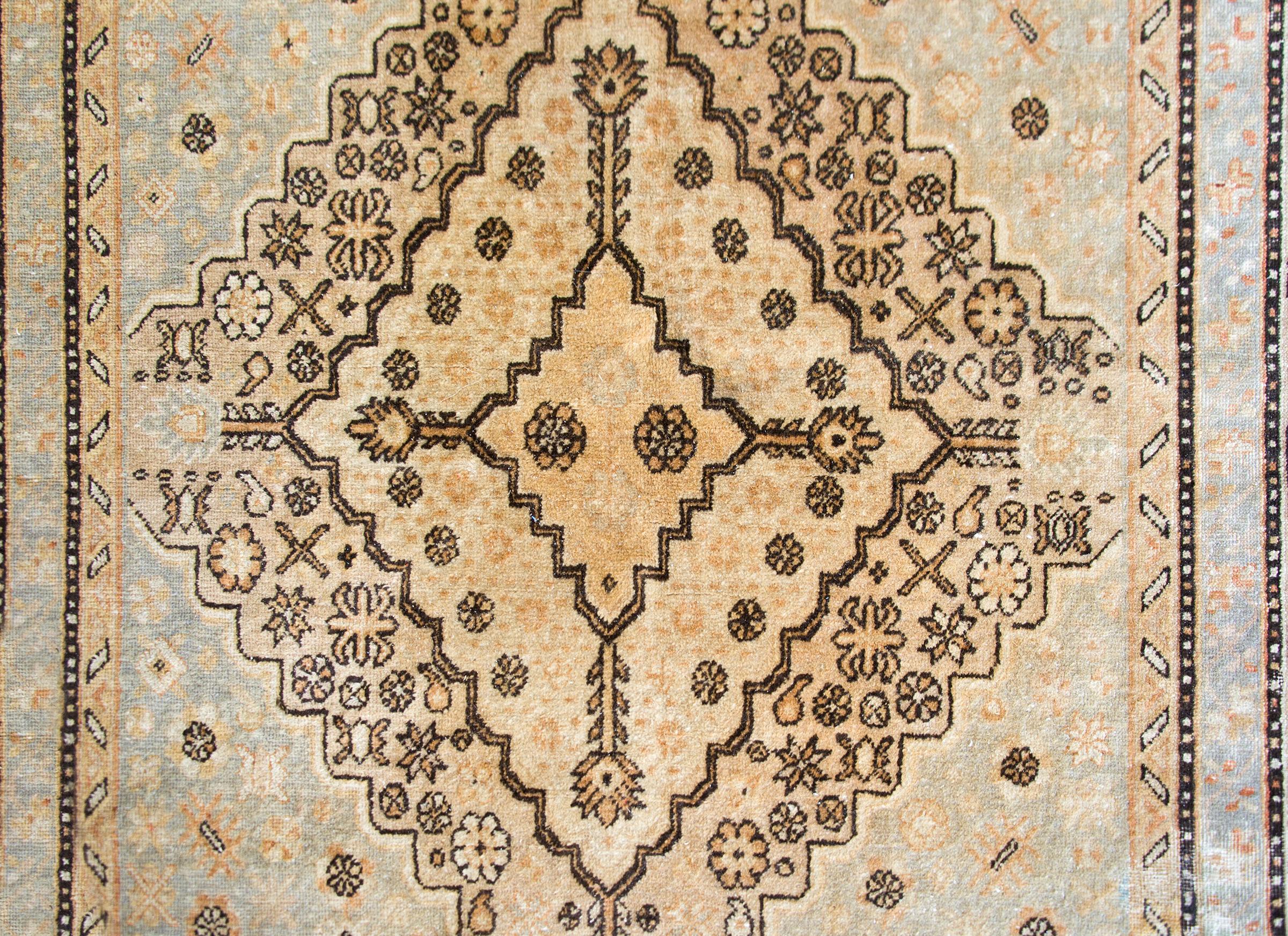 Zentralasiatischer Samarghand-Teppich aus dem frühen 20. Jahrhundert im Angebot 1
