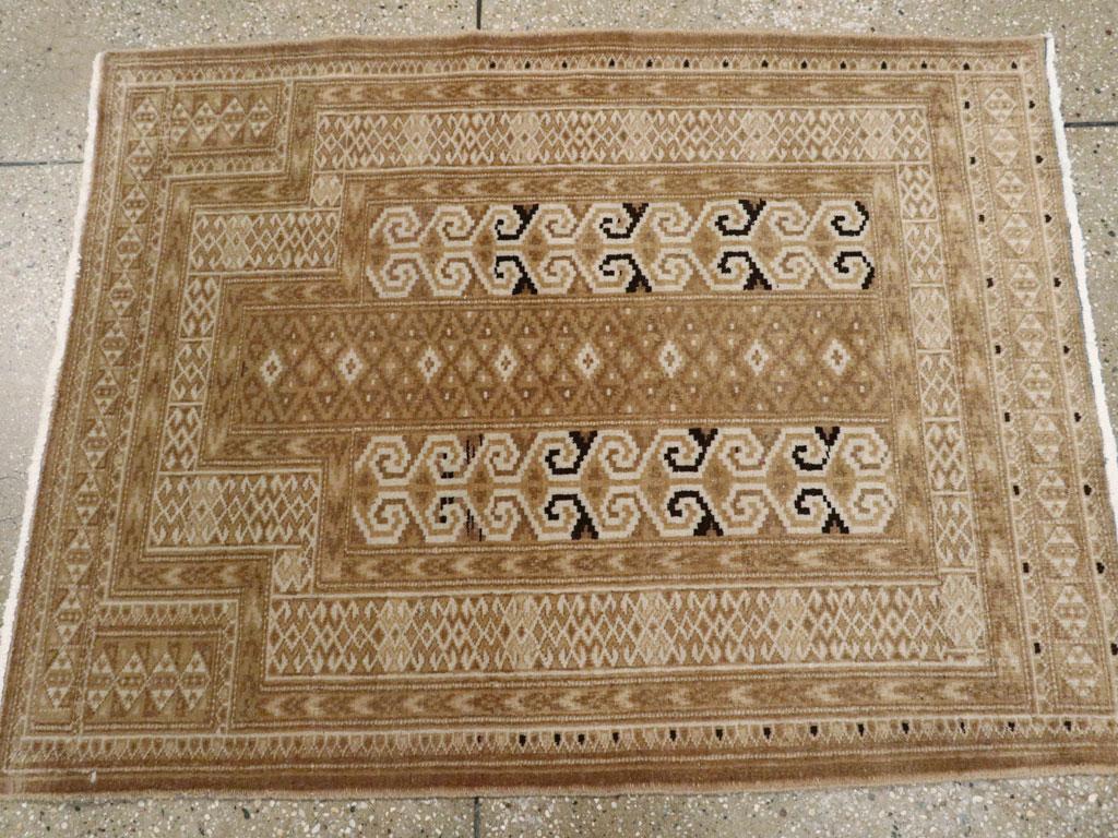 Noué à la main Début du 20e siècle, tapis Turkoman d'Asie centrale en vente