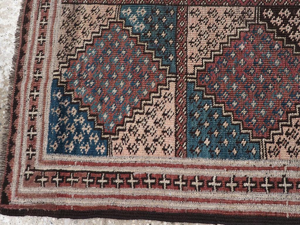 Début du 20e siècle, tapis Turkoman d'Asie centrale Excellent état - En vente à New York, NY