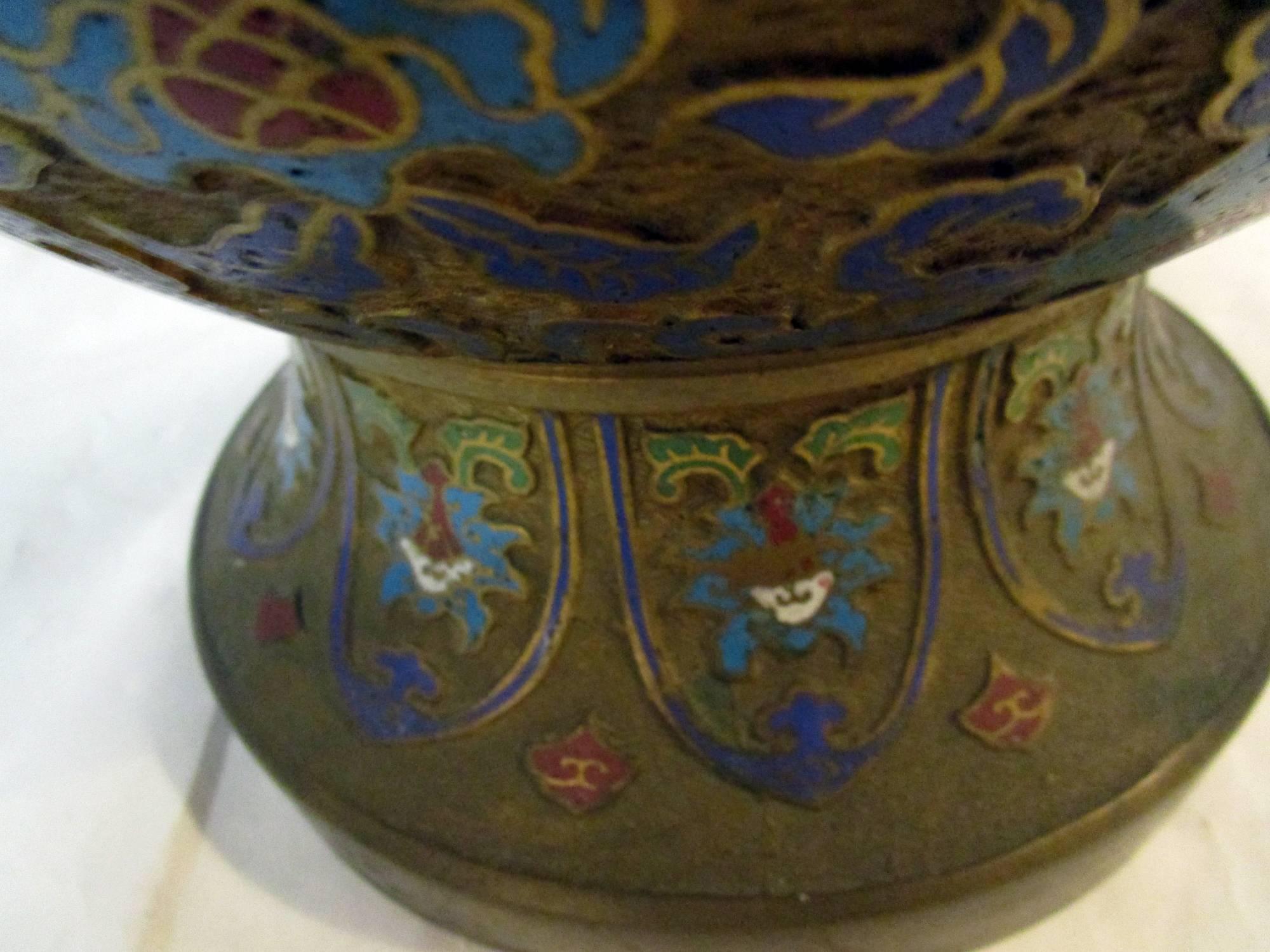 Große Vase aus Champlevé-Emaille und Bronze des frühen 20. Jahrhunderts  im Angebot 6
