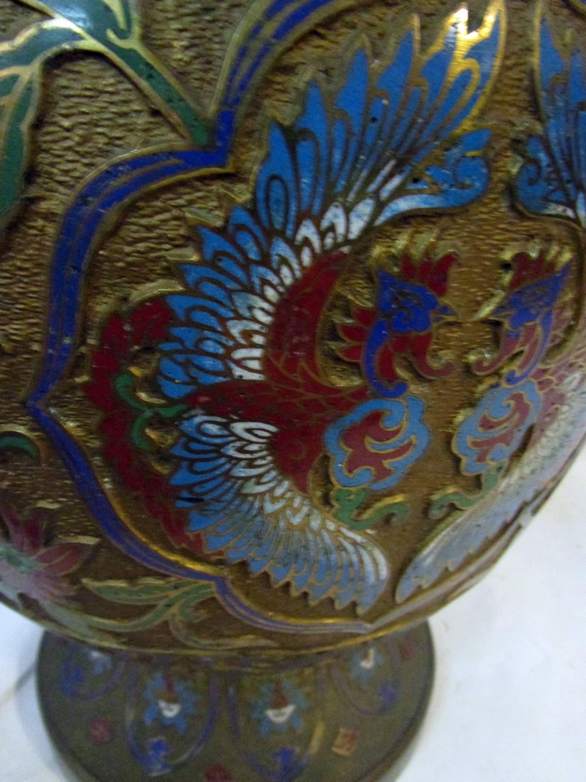 Grand vase en bronze et émail champlevé du début du XXe siècle  en vente 4
