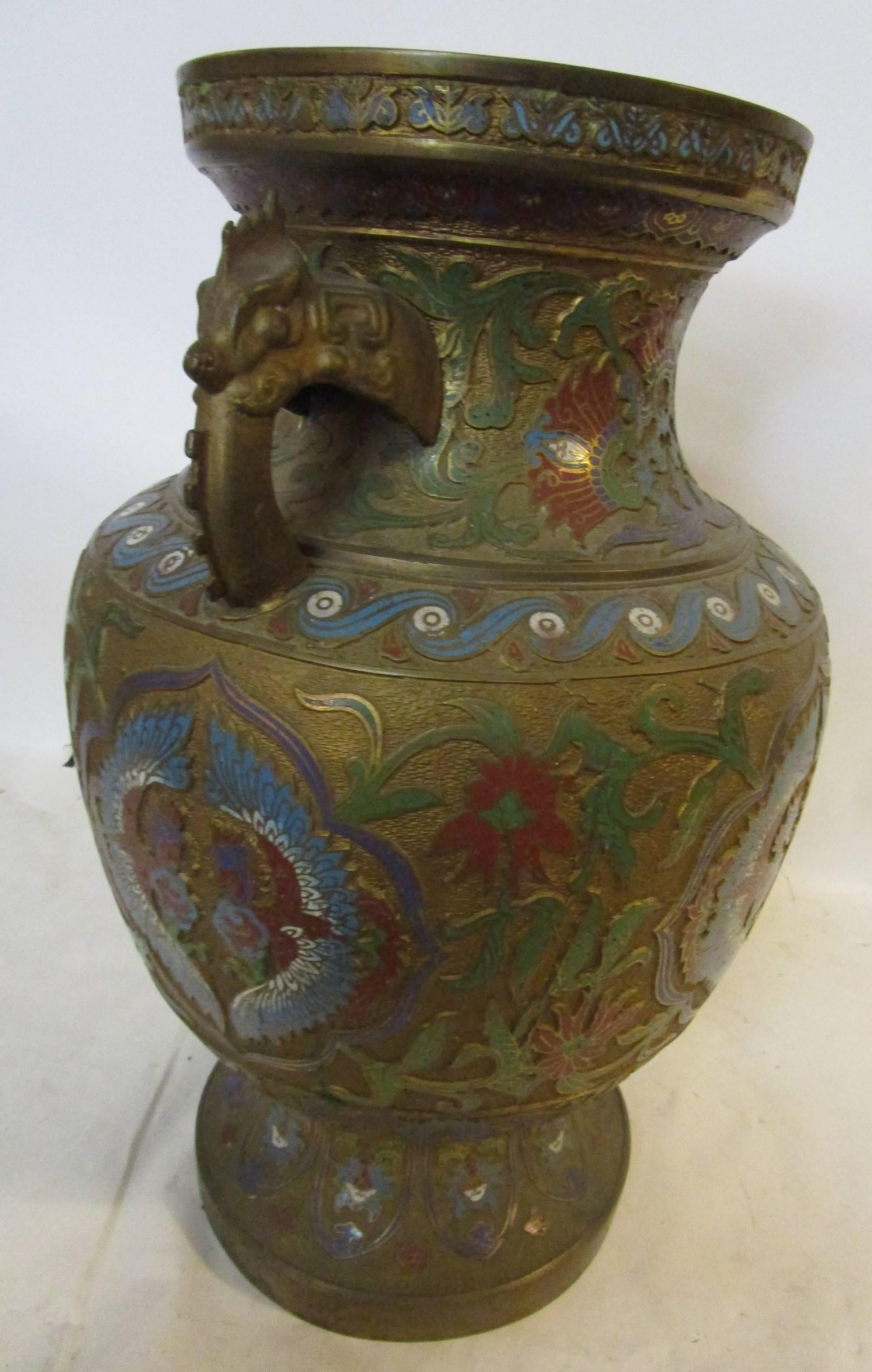 Große Vase aus Champlevé-Emaille und Bronze des frühen 20. Jahrhunderts  im Angebot 3