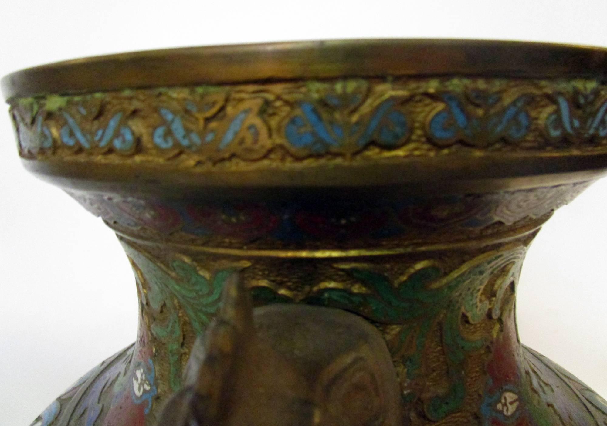 Große Vase aus Champlevé-Emaille und Bronze des frühen 20. Jahrhunderts  im Angebot 4