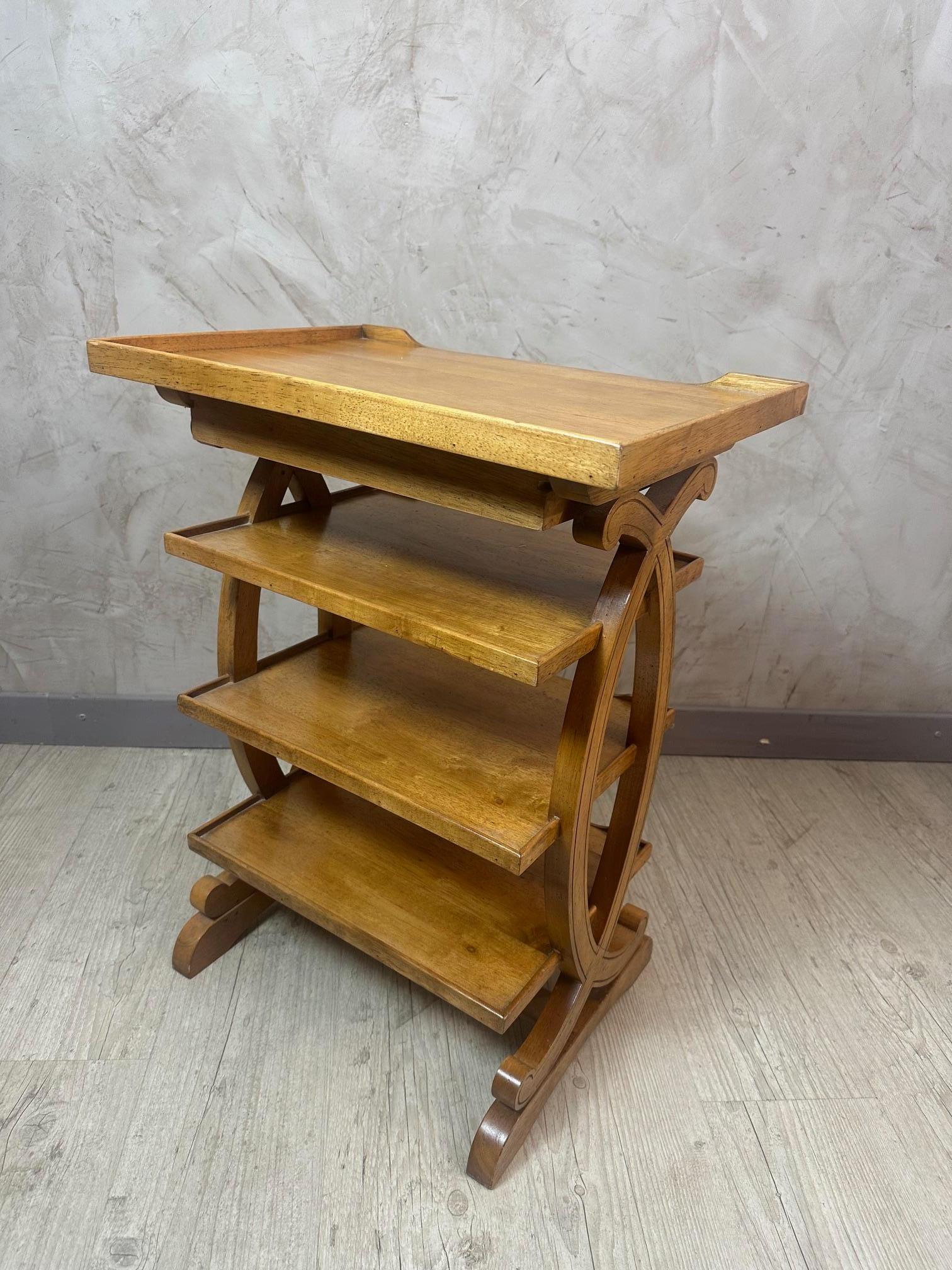 Table d'appoint en bois fruitier de style Charles X, début du 20e siècle, années 1900 en vente 4