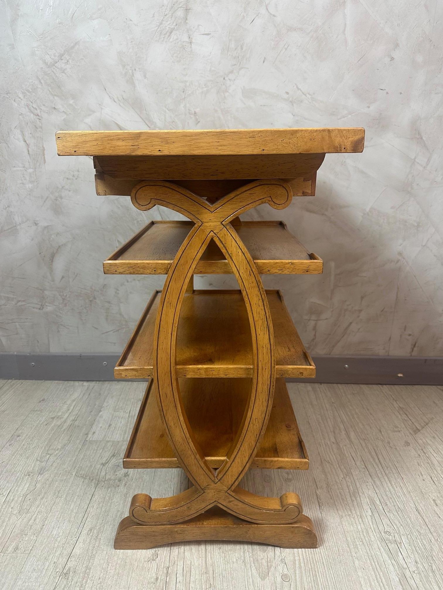 Table d'appoint en bois fruitier de style Charles X, début du 20e siècle, années 1900 Bon état - En vente à LEGNY, FR