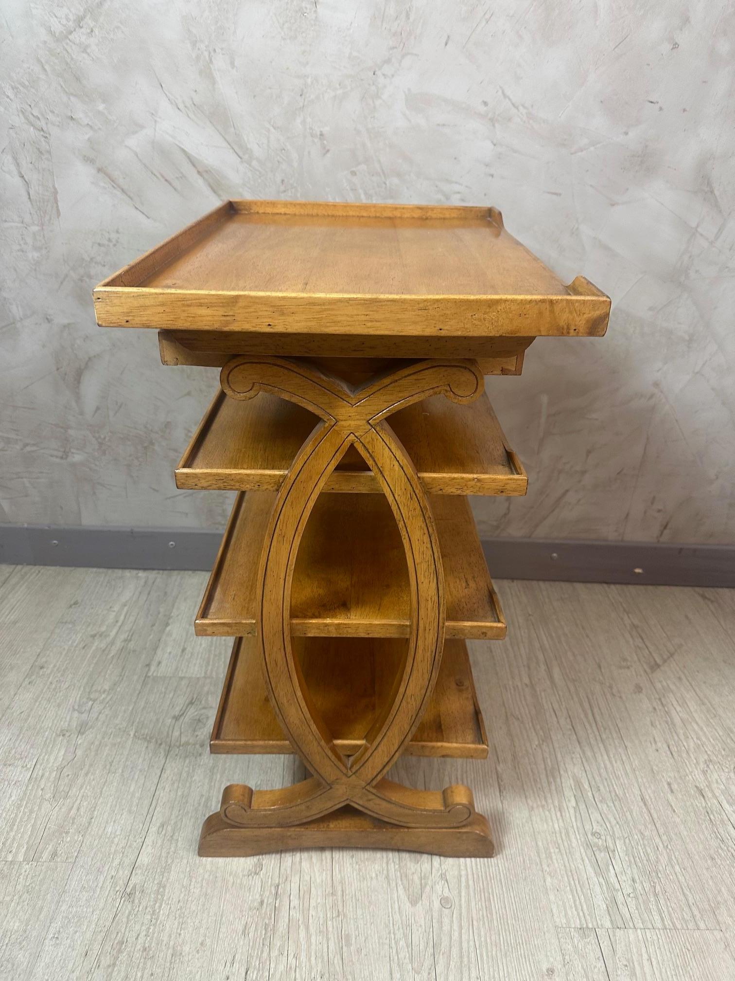 20ième siècle Table d'appoint en bois fruitier de style Charles X, début du 20e siècle, années 1900 en vente