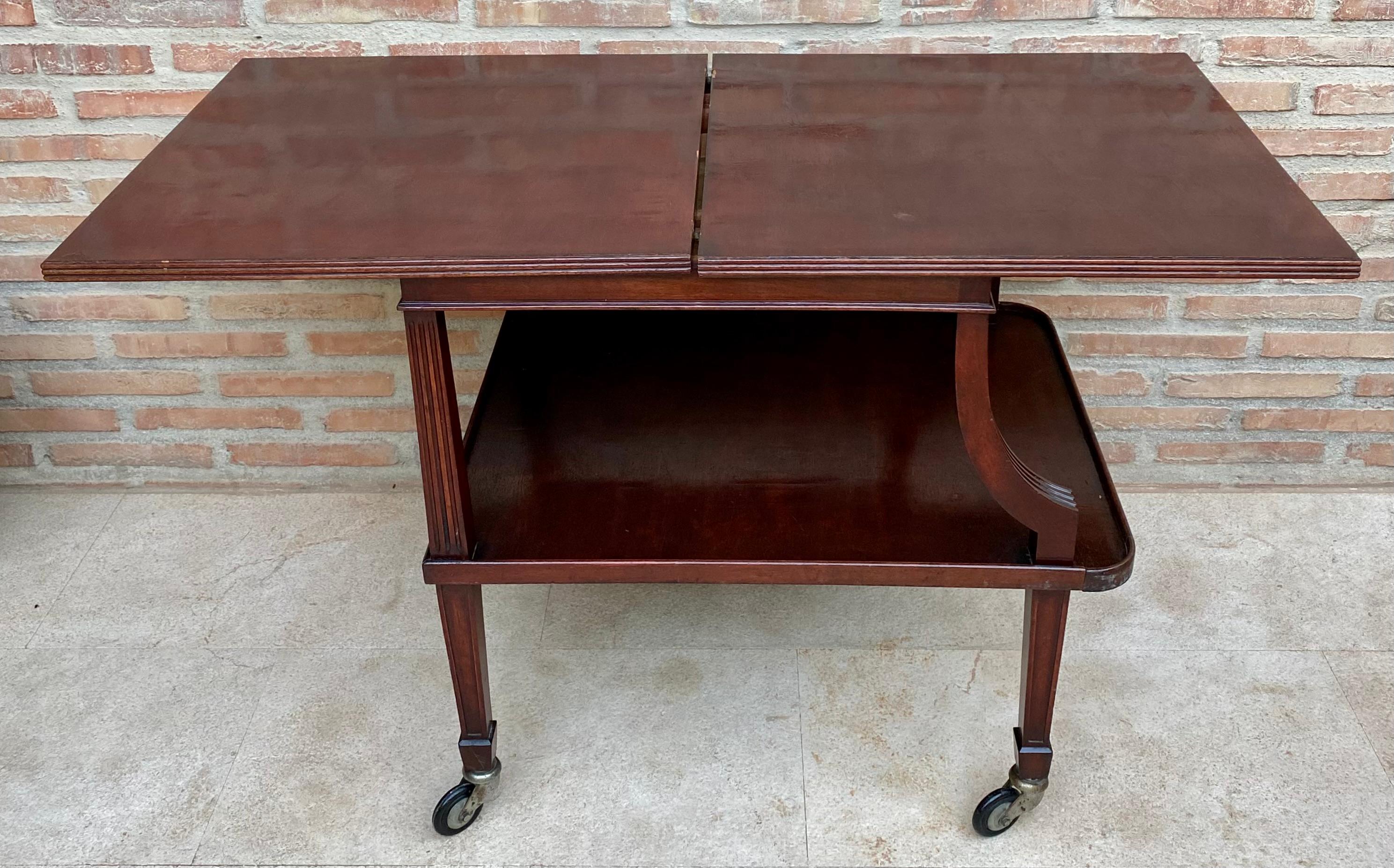 Early 20th Century Cherry Wood Serving Bar Cart with Removable Tray, 1940s For Sale 7