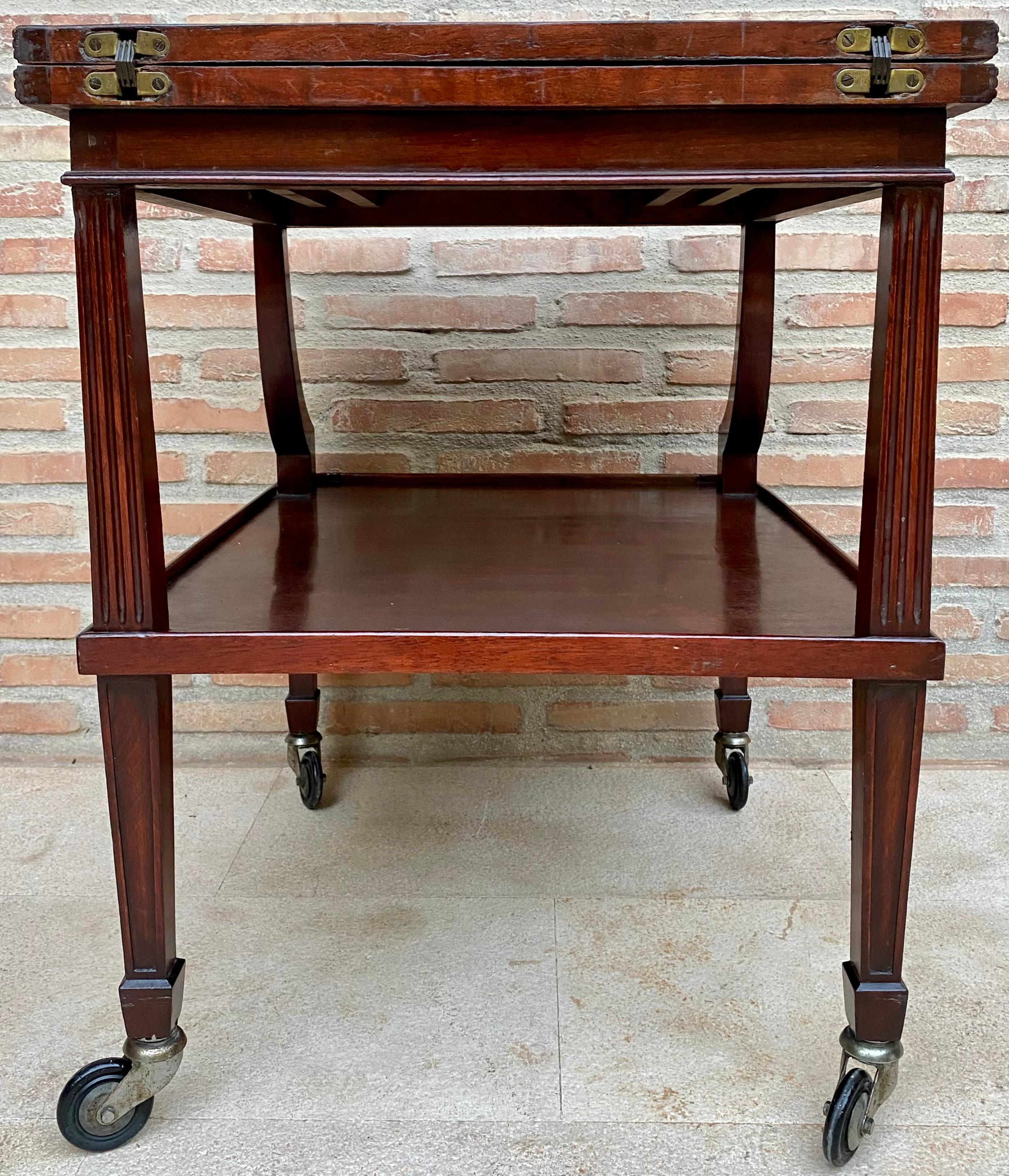 Early 20th Century Cherry Wood Serving Bar Cart with Removable Tray, 1940s For Sale 9