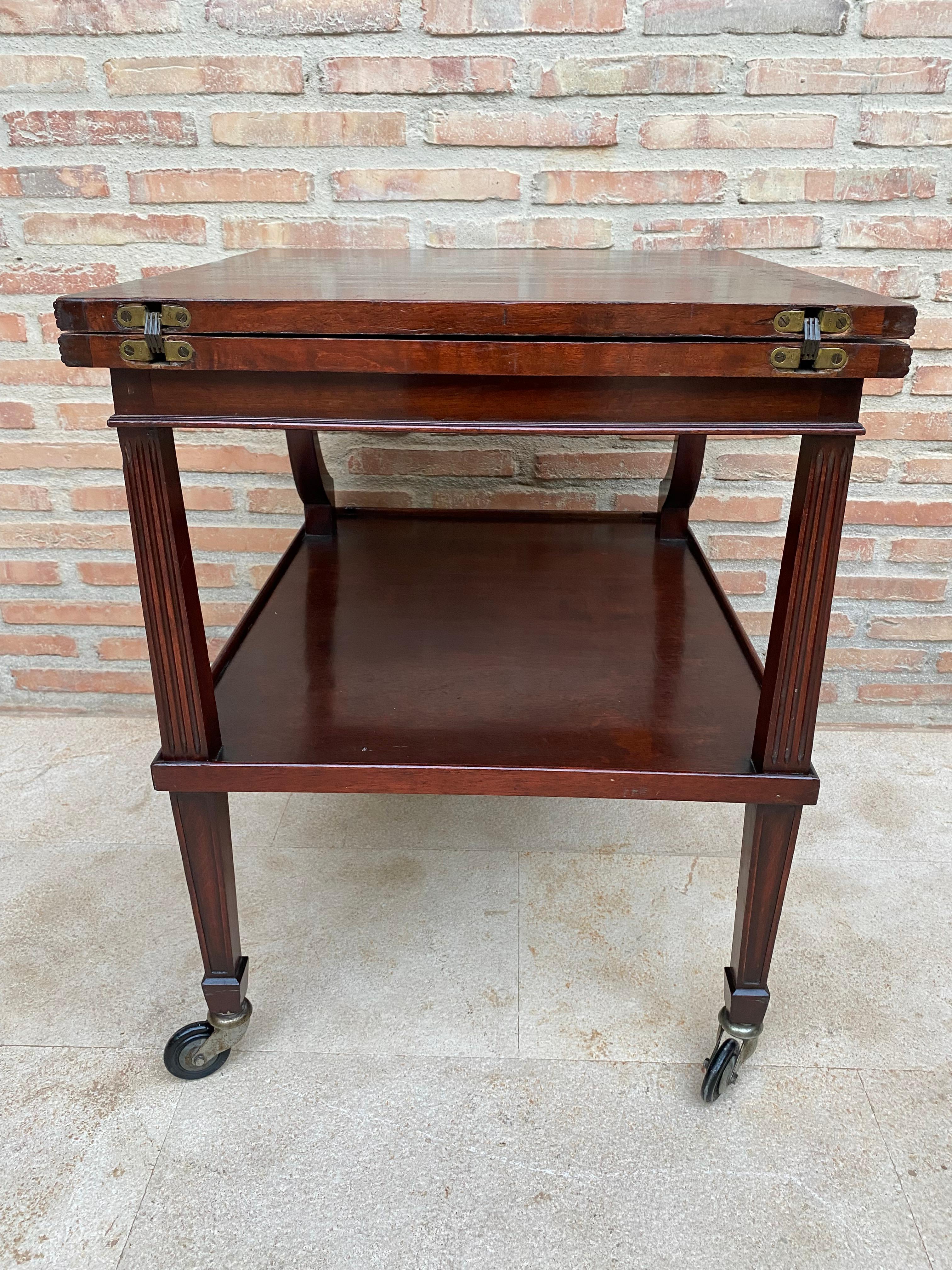 Early 20th Century Cherry Wood Serving Bar Cart with Removable Tray, 1940s For Sale 10
