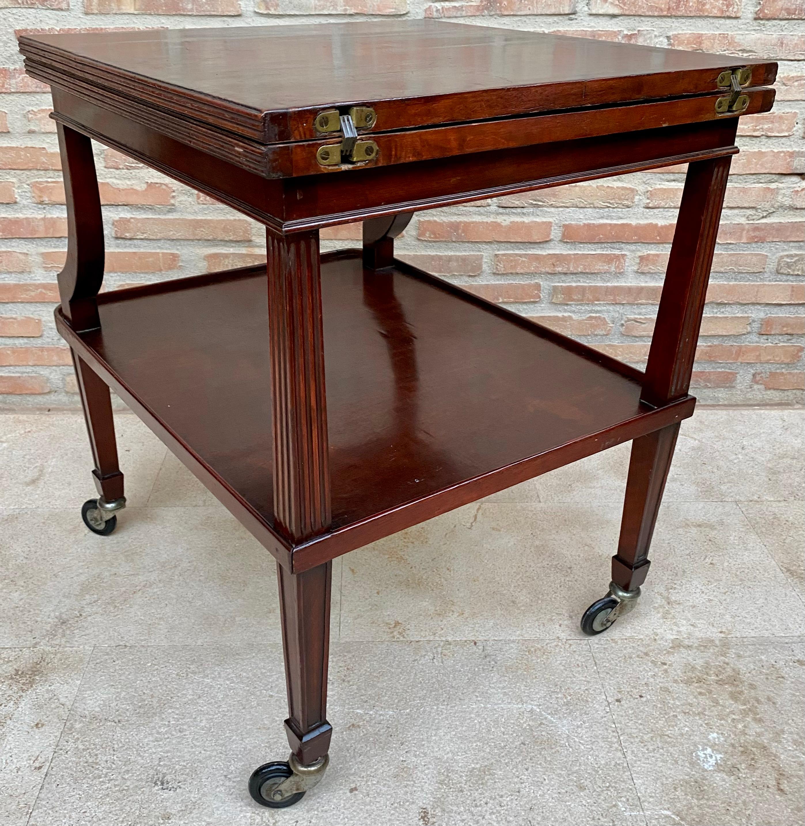 Early 20th Century Cherry Wood Serving Bar Cart with Removable Tray, 1940s For Sale 11
