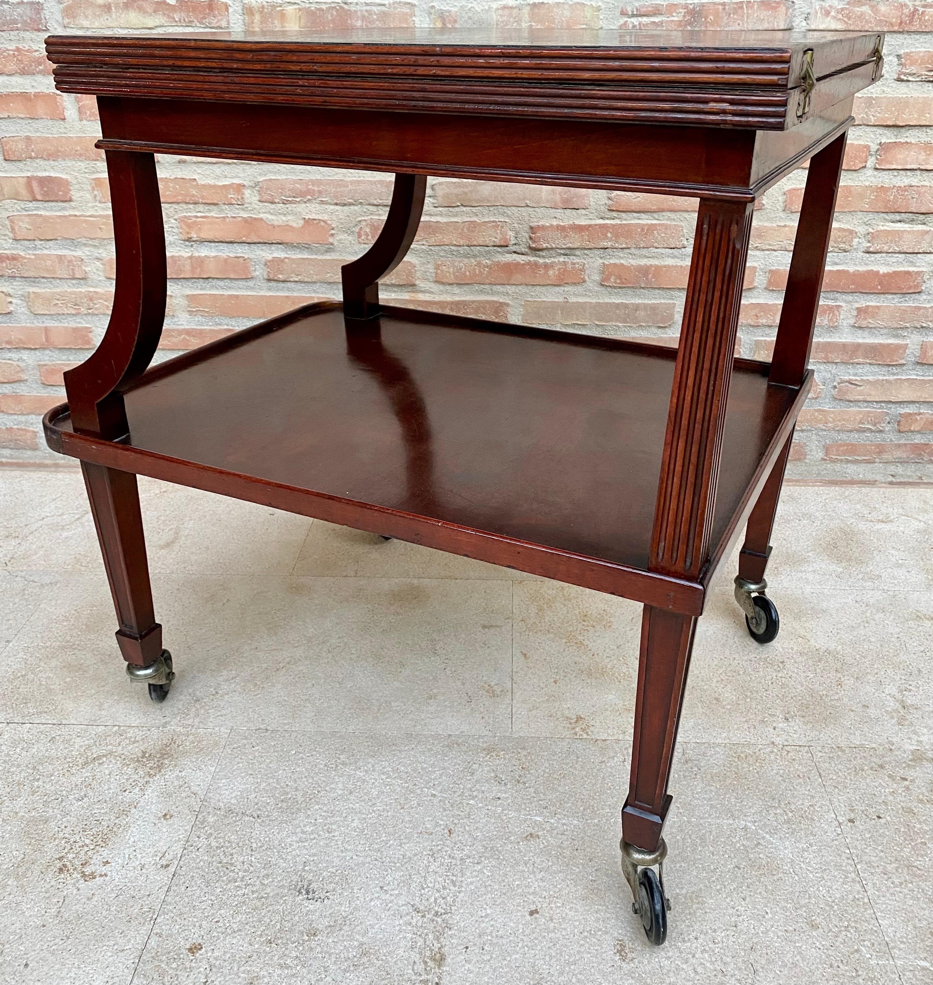 Early 20th Century Cherry Wood Serving Bar Cart with Removable Tray, 1940s For Sale 12