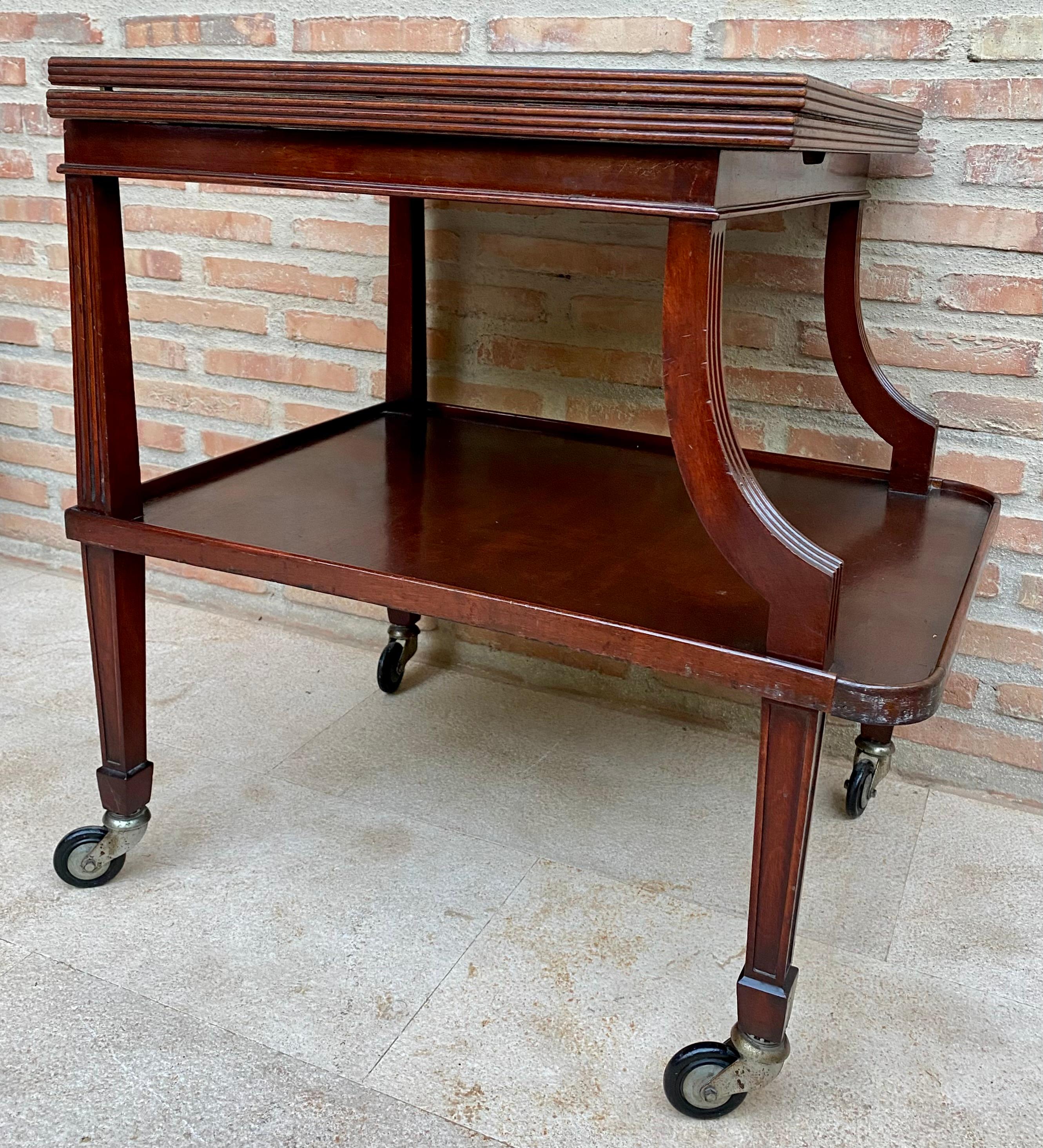 Early 20th Century Cherry Wood Serving Bar Cart with Removable Tray, 1940s For Sale 1