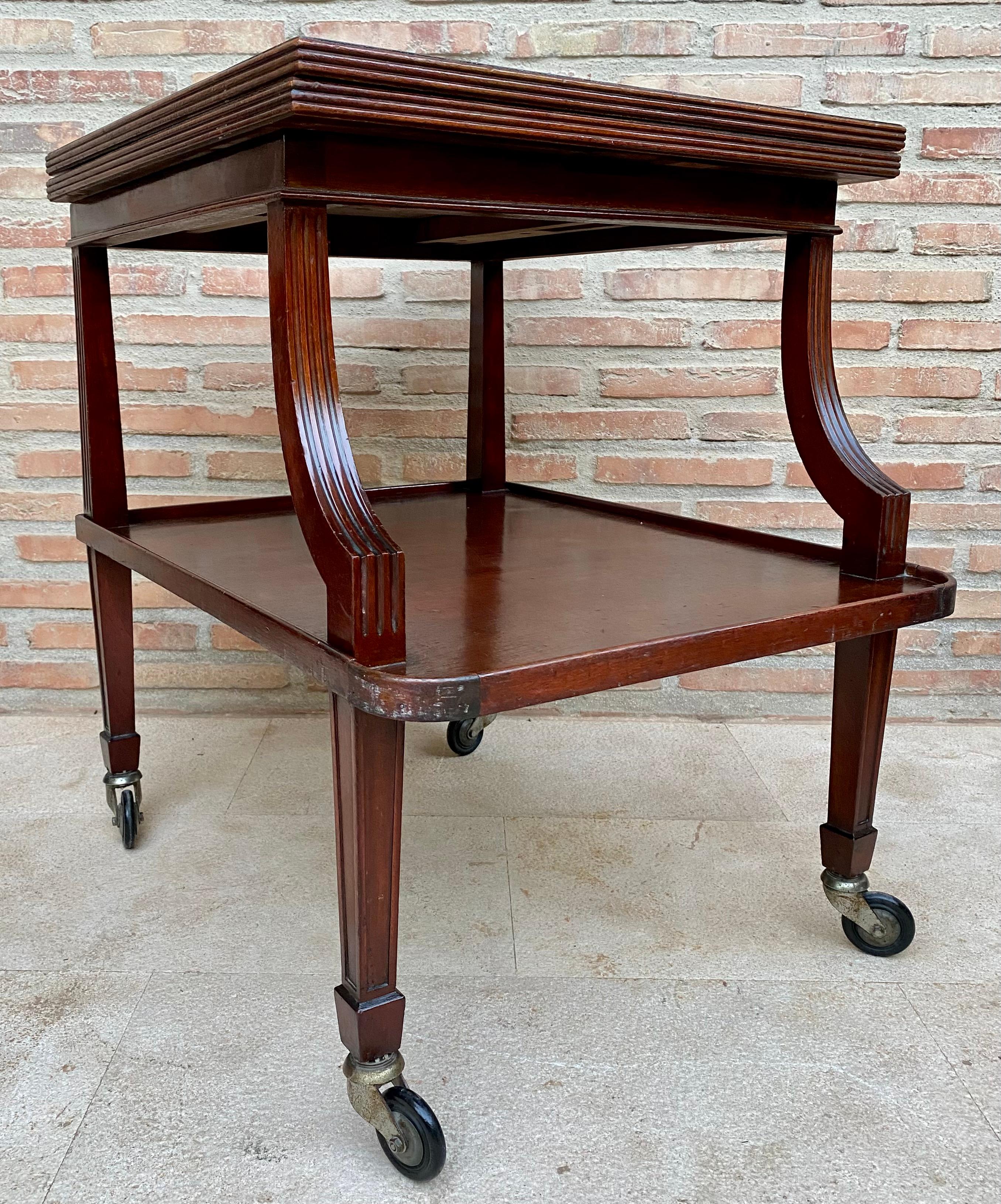 Early 20th Century Cherry Wood Serving Bar Cart with Removable Tray, 1940s For Sale 2