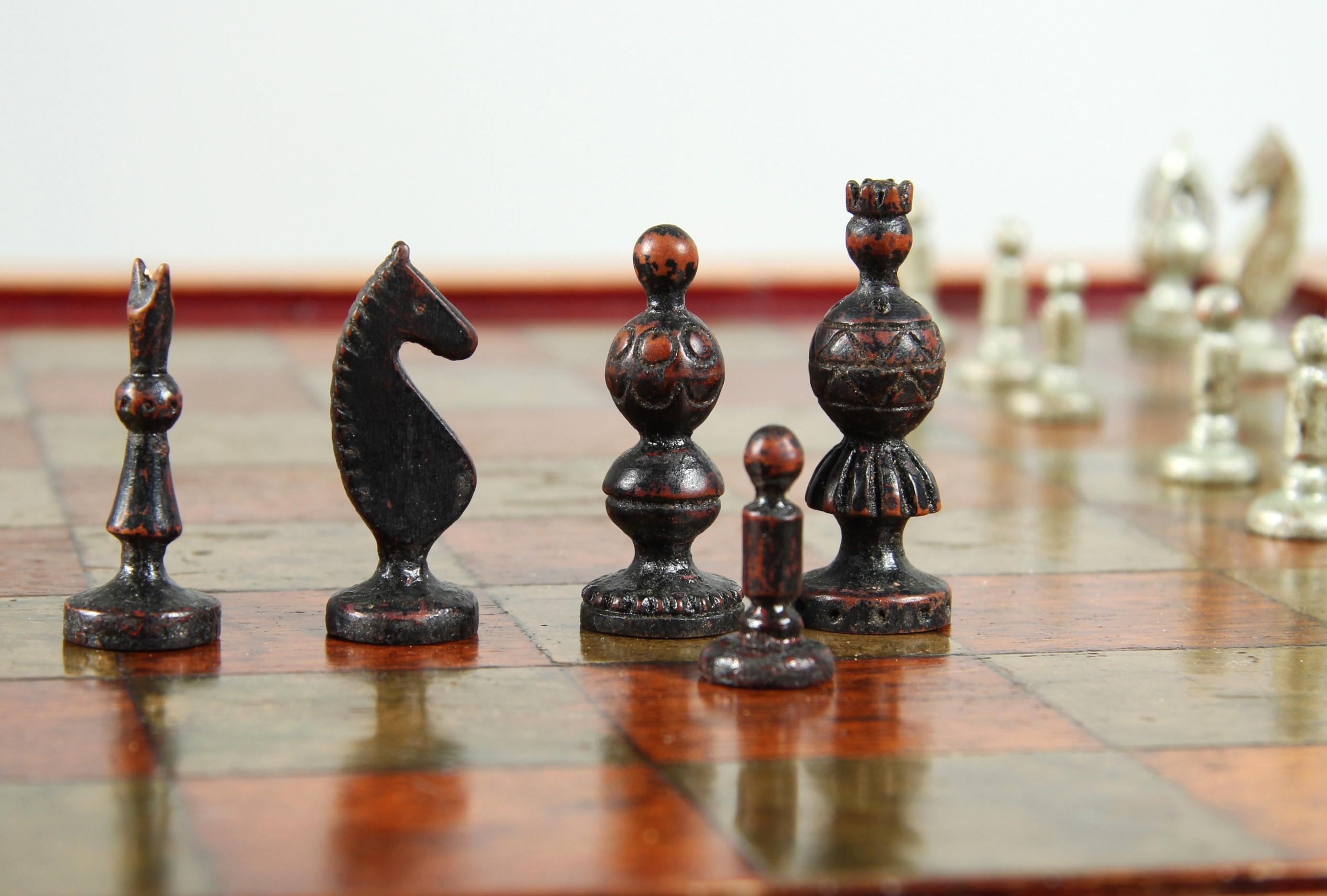 European Early 20th Century Chess Table with Original Chess Pieces, Art Deco, 1920s