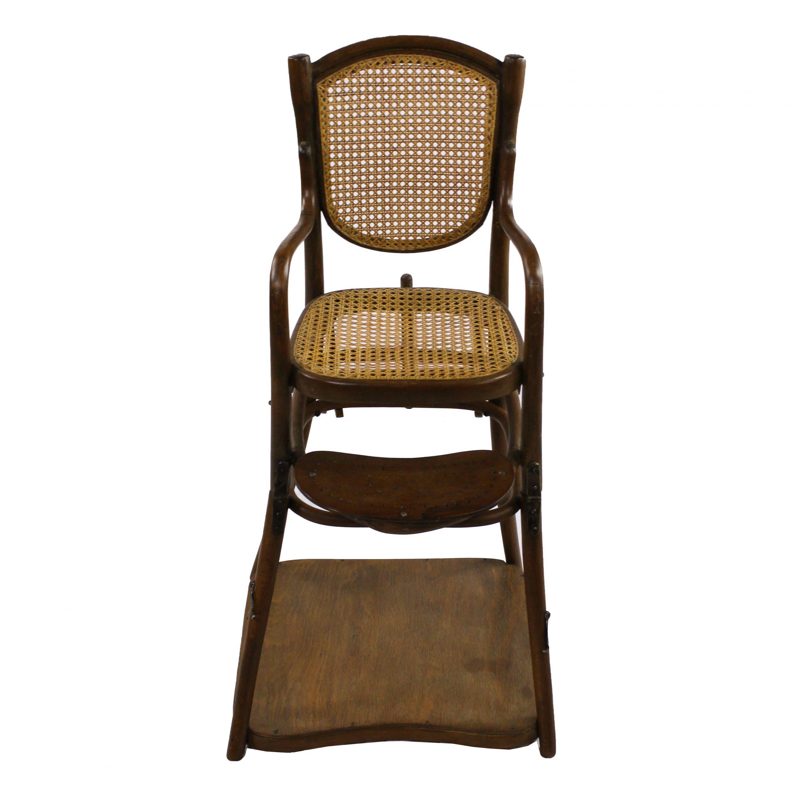 Sedia per bambini Thonet

Sedia per bambini con meccanismo pieghevole, Gebrüder Thonet, Vienna, 1910 circa, condizioni originali, etichetta adesiva e timbro 