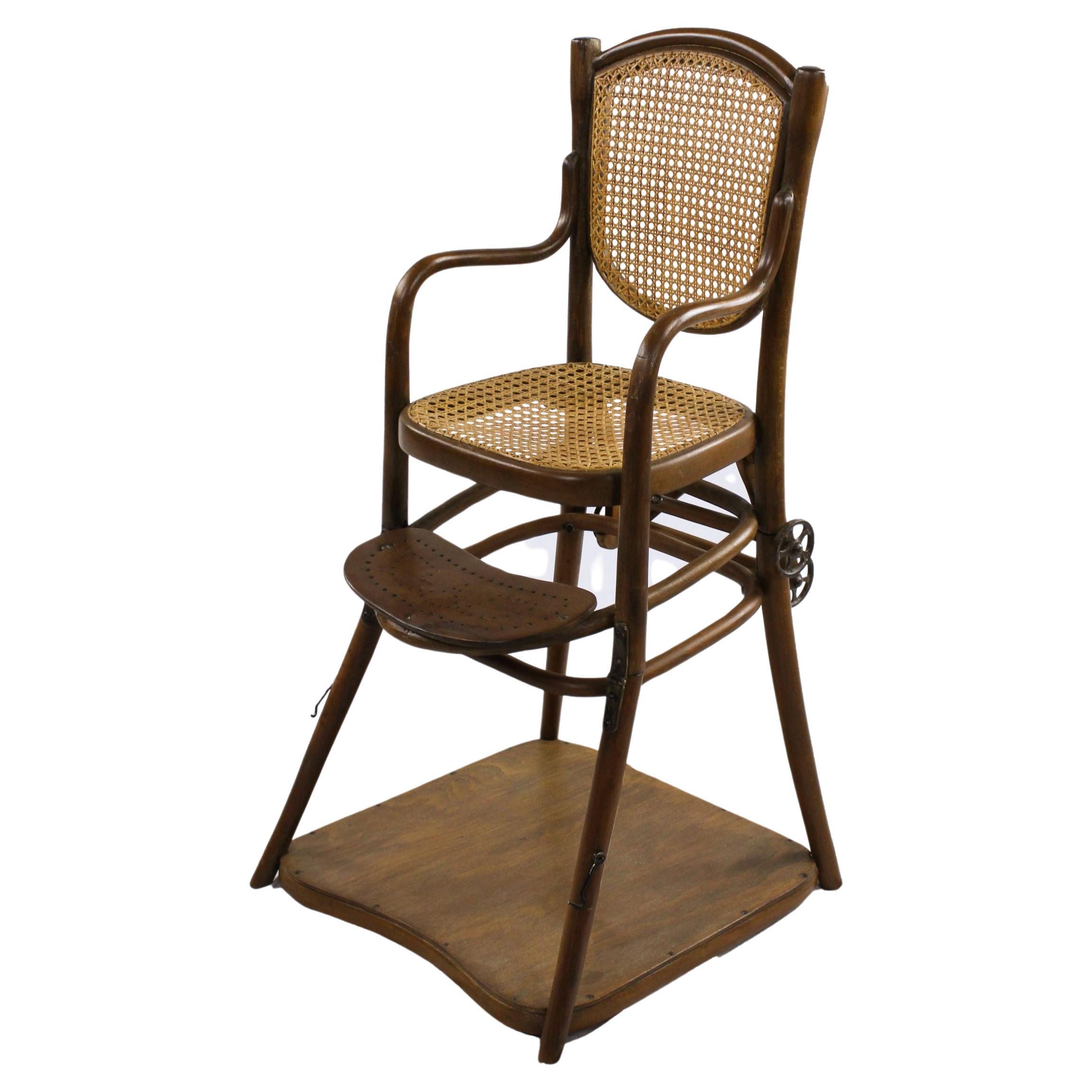 Early 20th Century Children's Chair with folding mechanism, Thonet Vienna For Sale