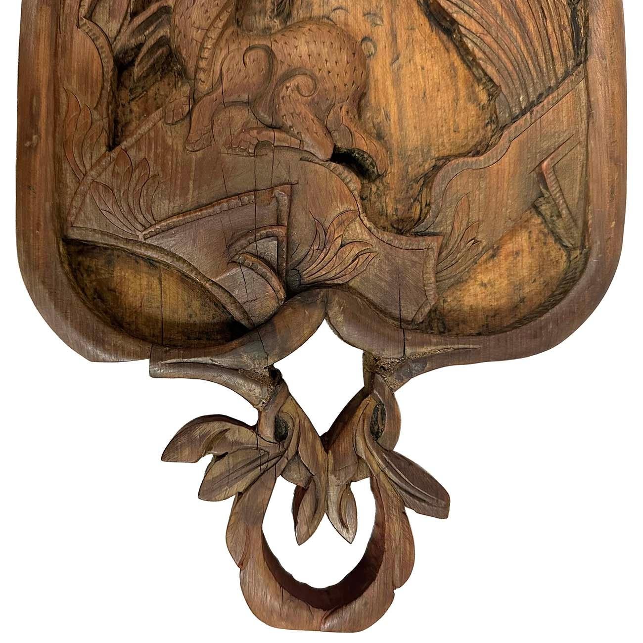 Cinese Pannello in legno intagliato in 3d dei primi del Novecento cinese, elemento architettonico appeso in vendita