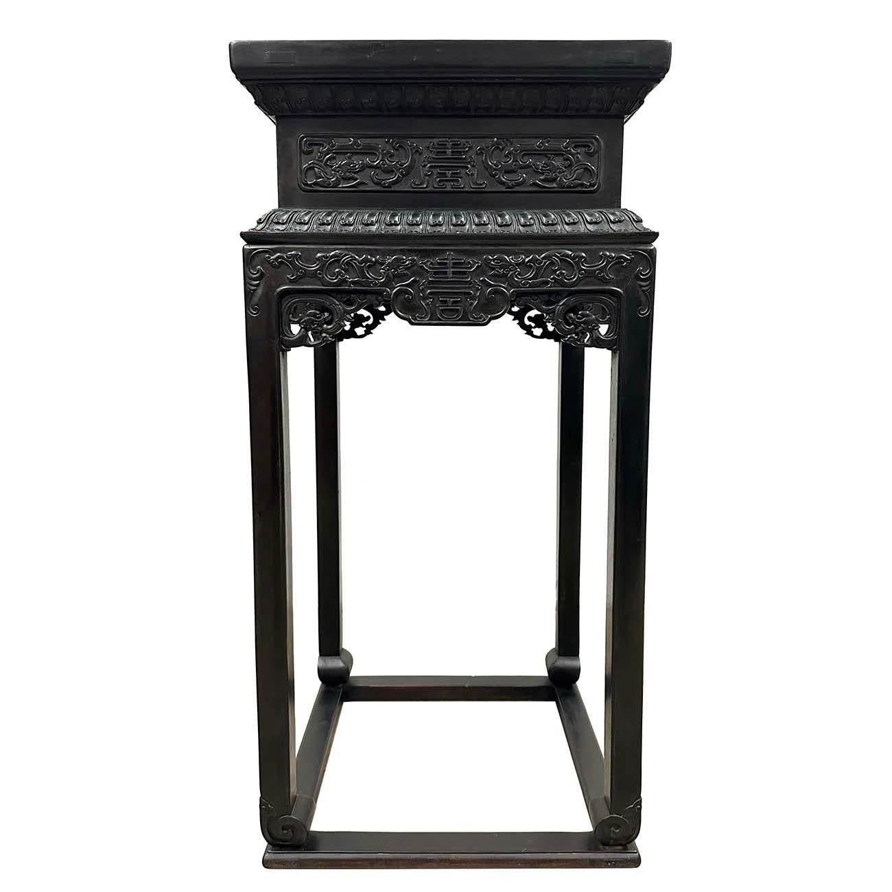 Socle de dragon en bois dur sculpté chinois ancien du début du 20e siècle Bon état - En vente à Pomona, CA