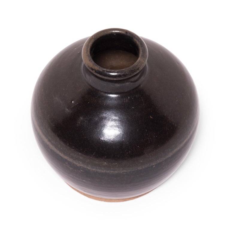 Qing Early 20th Century Chinese Apothecary Wine Jar For Sale