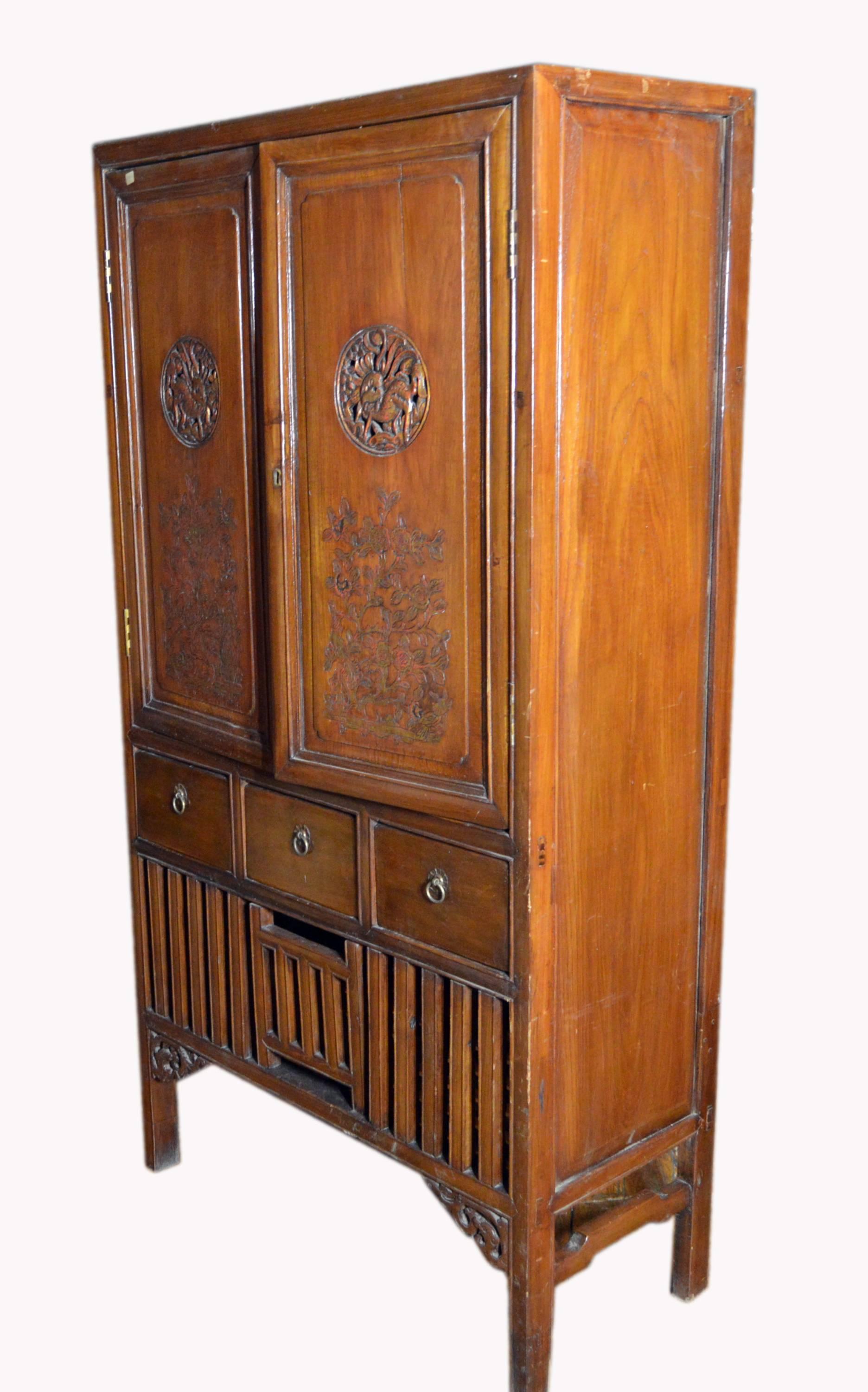 Early 20th Century Chinese Armoire with Gilt Motifs and Hand-Carved Medallions 1