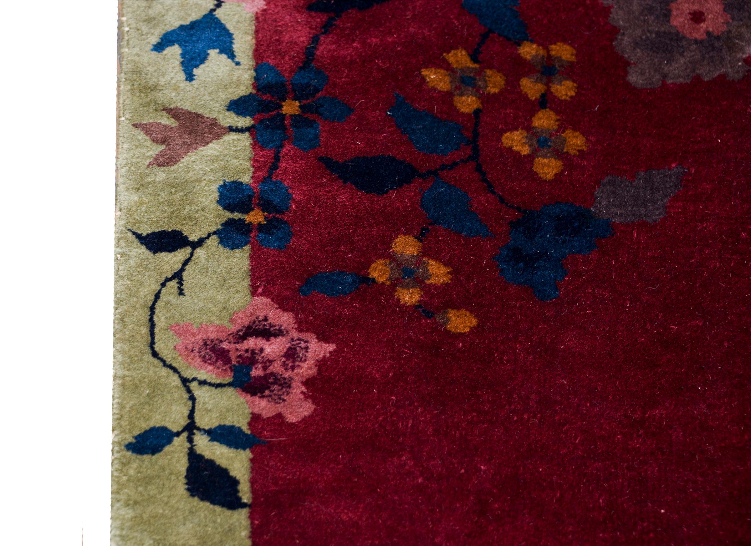 Early 20th Century Chinese Art Deco Rug In Good Condition For Sale In Chicago, IL