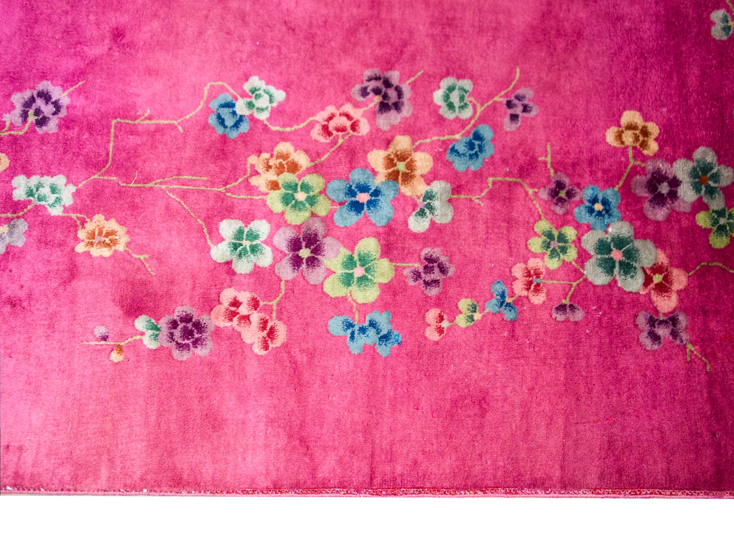 Early 20th Century Chinese Art Deco Rug In Good Condition For Sale In Chicago, IL
