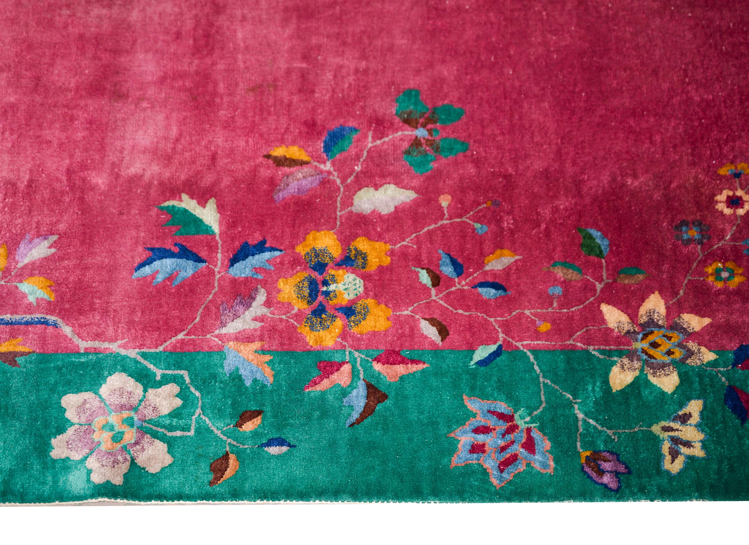 Chinesischer Art-déco-Teppich des frühen 20. Jahrhunderts im Zustand „Gut“ im Angebot in Chicago, IL