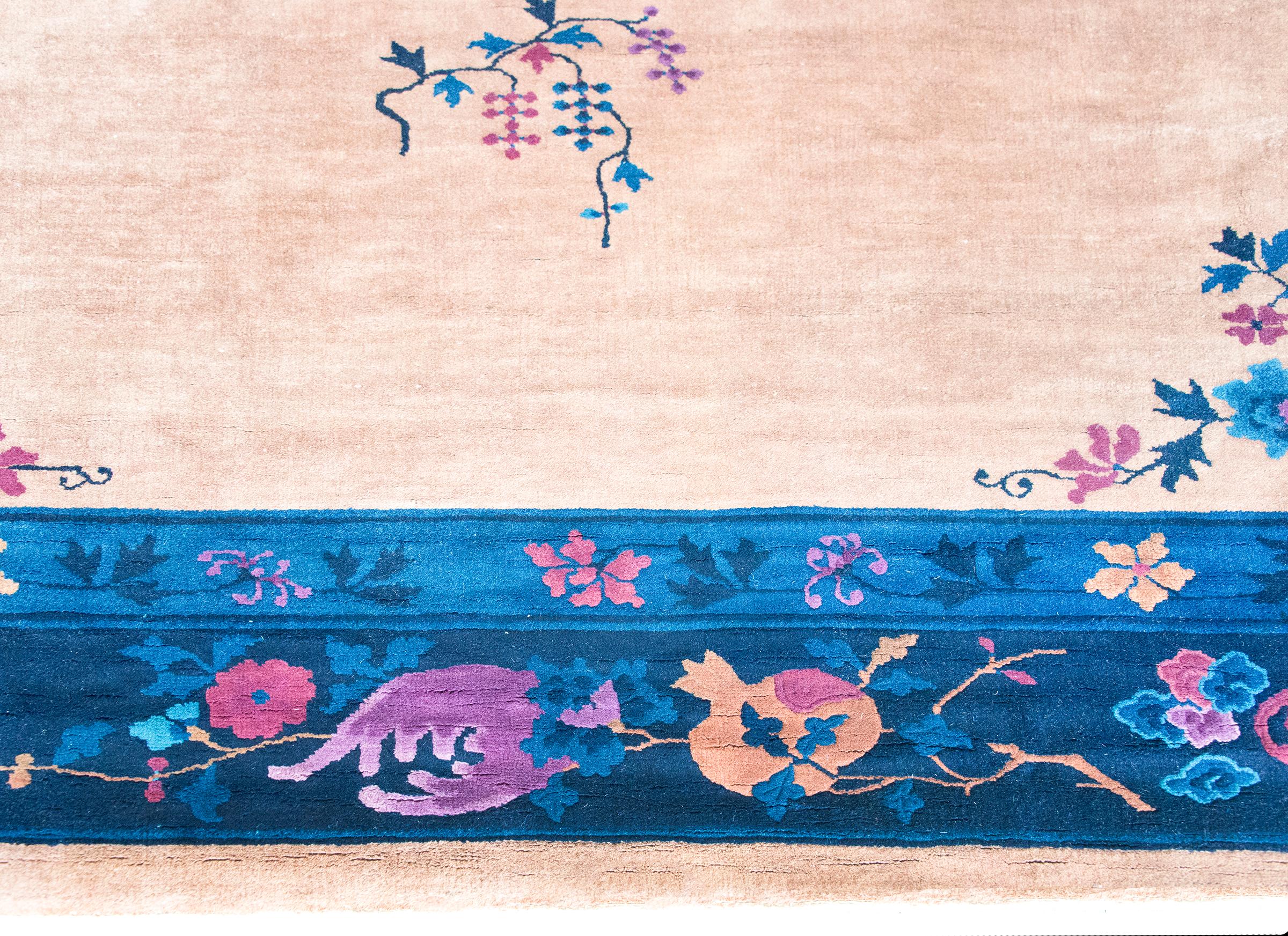 20ième siècle Early 20th Century Chinese Art Deco Rug en vente