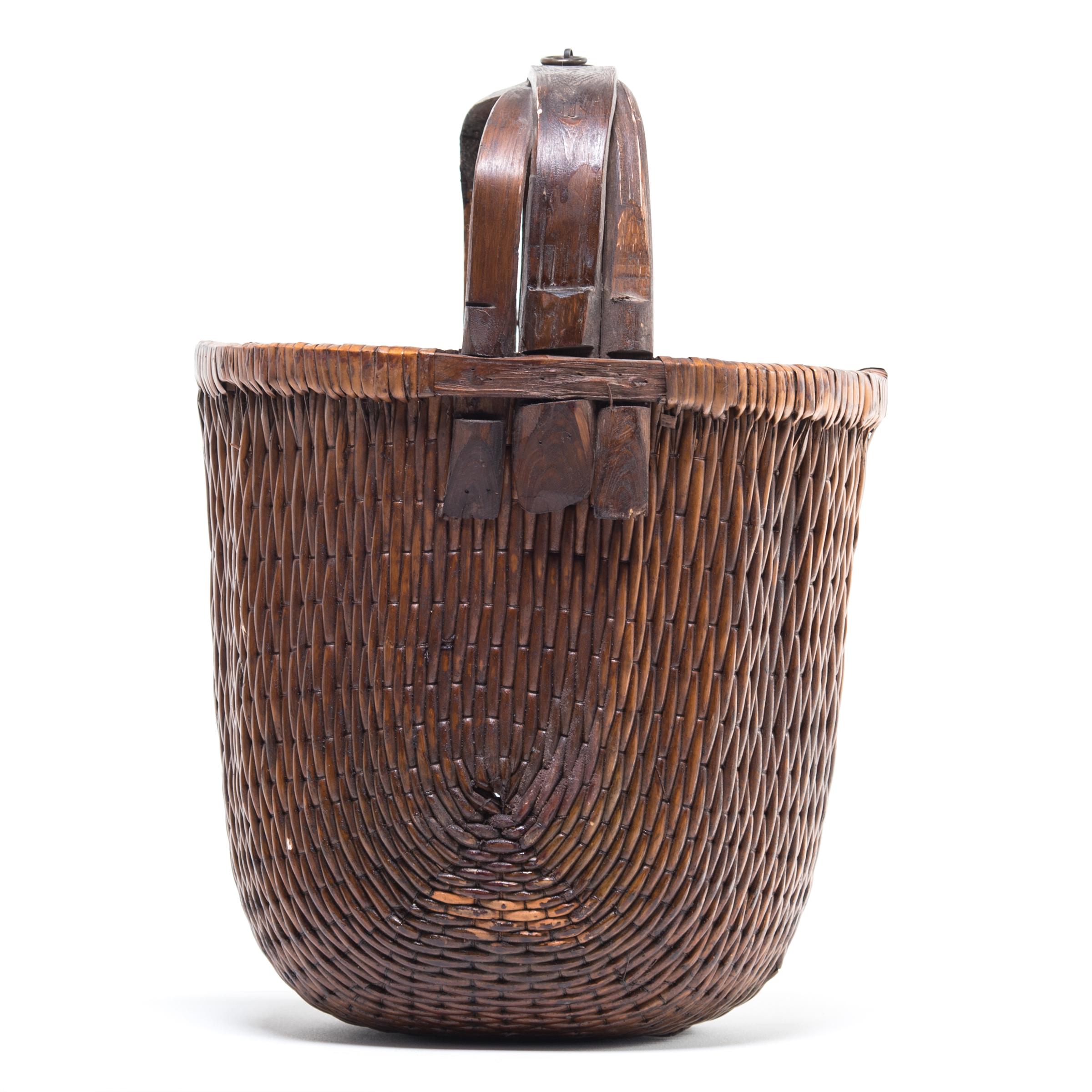 Hand-Woven Early 20th Century Chinese Bent Handle Willow Basket