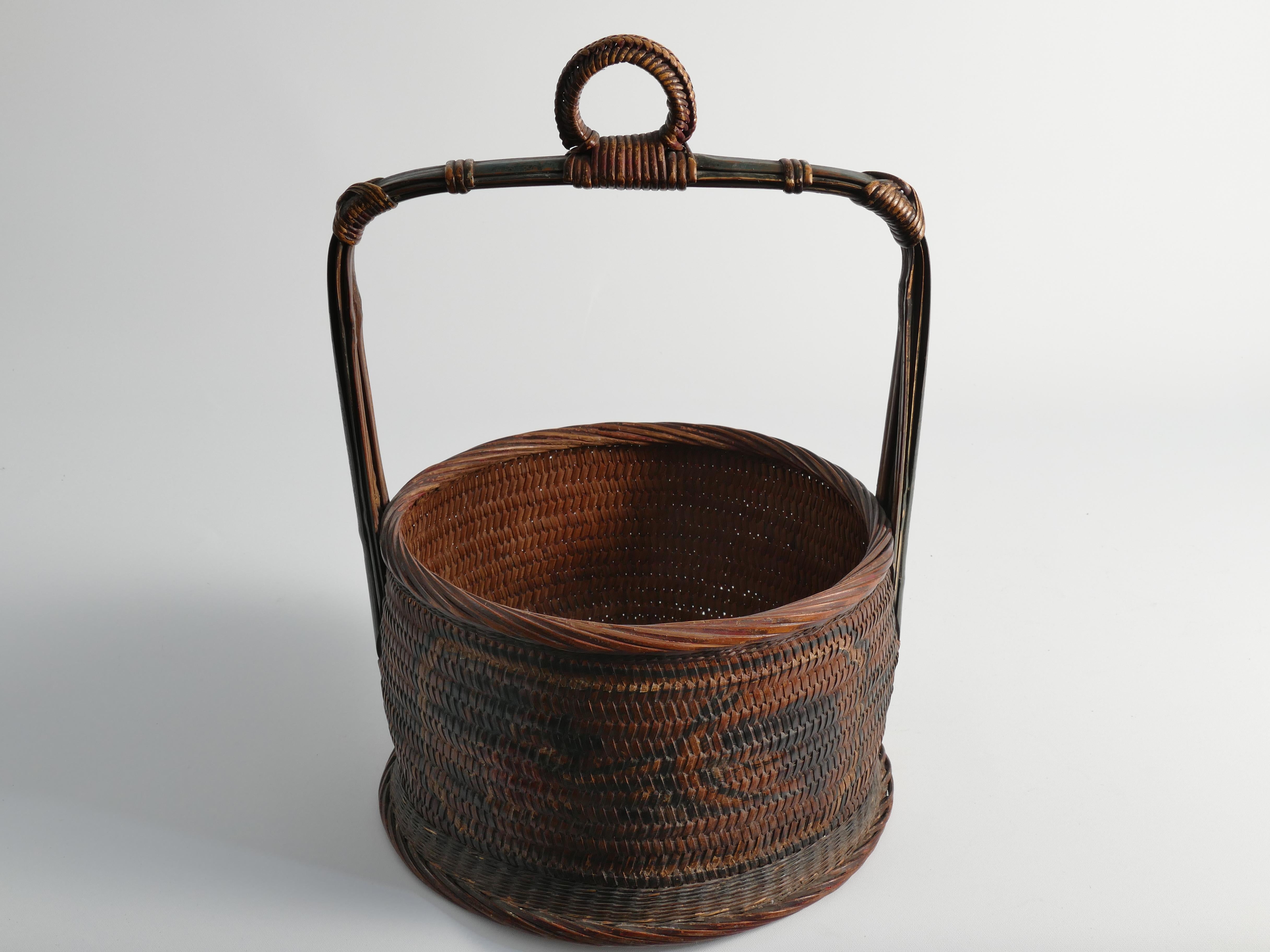 Early 20th Century Chinese Betrothal or Wedding Basket with Peony and Bird motif For Sale 9