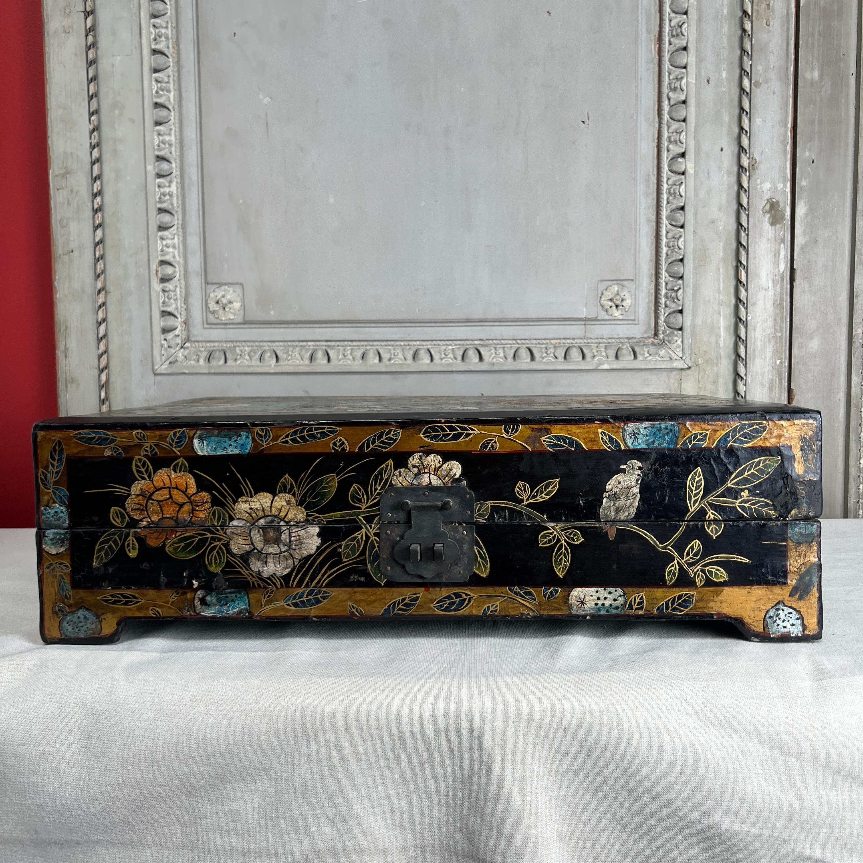 Chinoiserie Early 20th Century Chinese Black and Gold Lacquered Box
