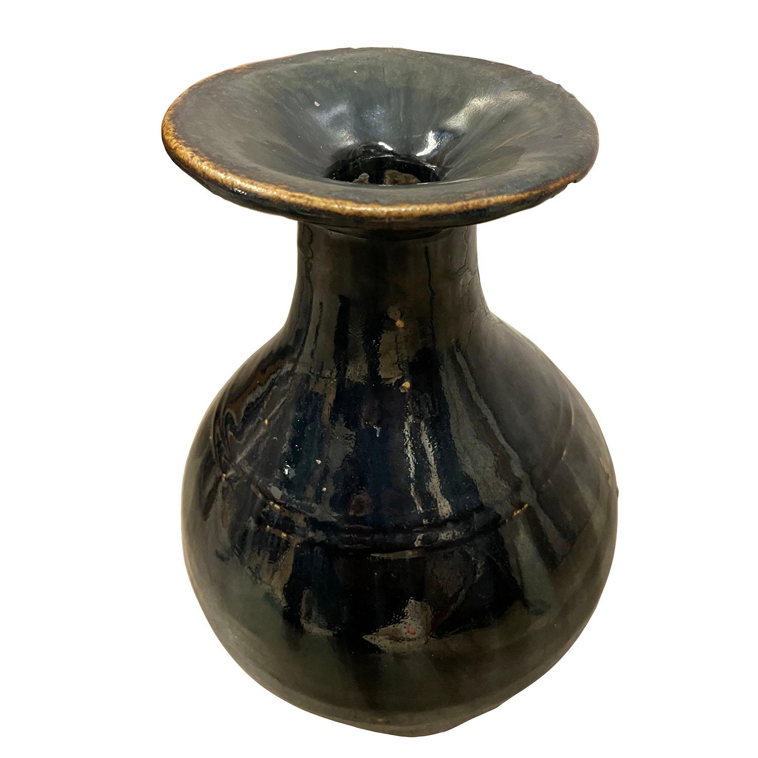 XX secolo Vaso in ceramica a smalto nero cinese dei primi del Novecento in vendita