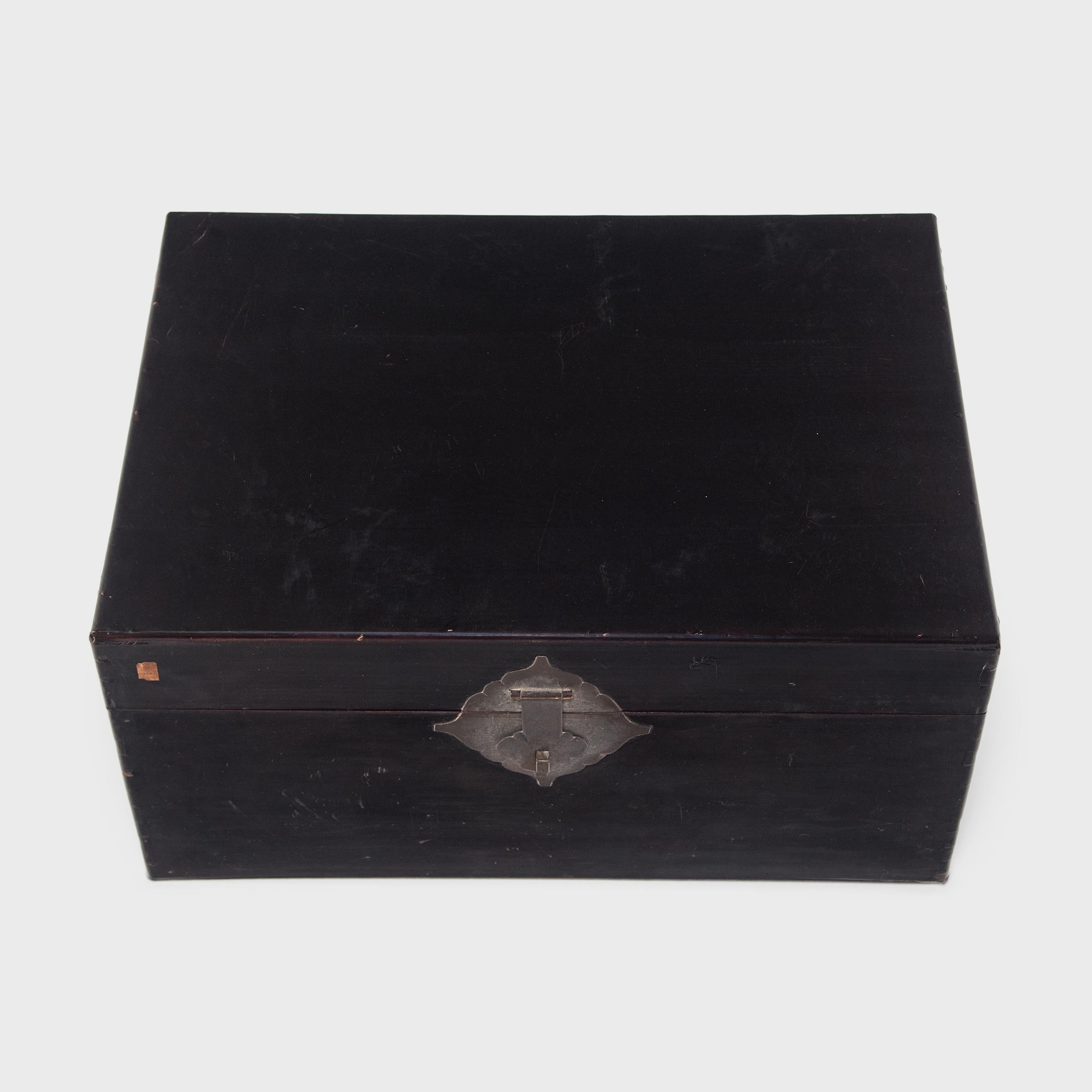 Chinese Black Lacquer Hide Trunk, c. 1900 In Good Condition In Chicago, IL