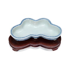 Early 20th Century Chinese Blue and White Butterfly Bulb Bowl
