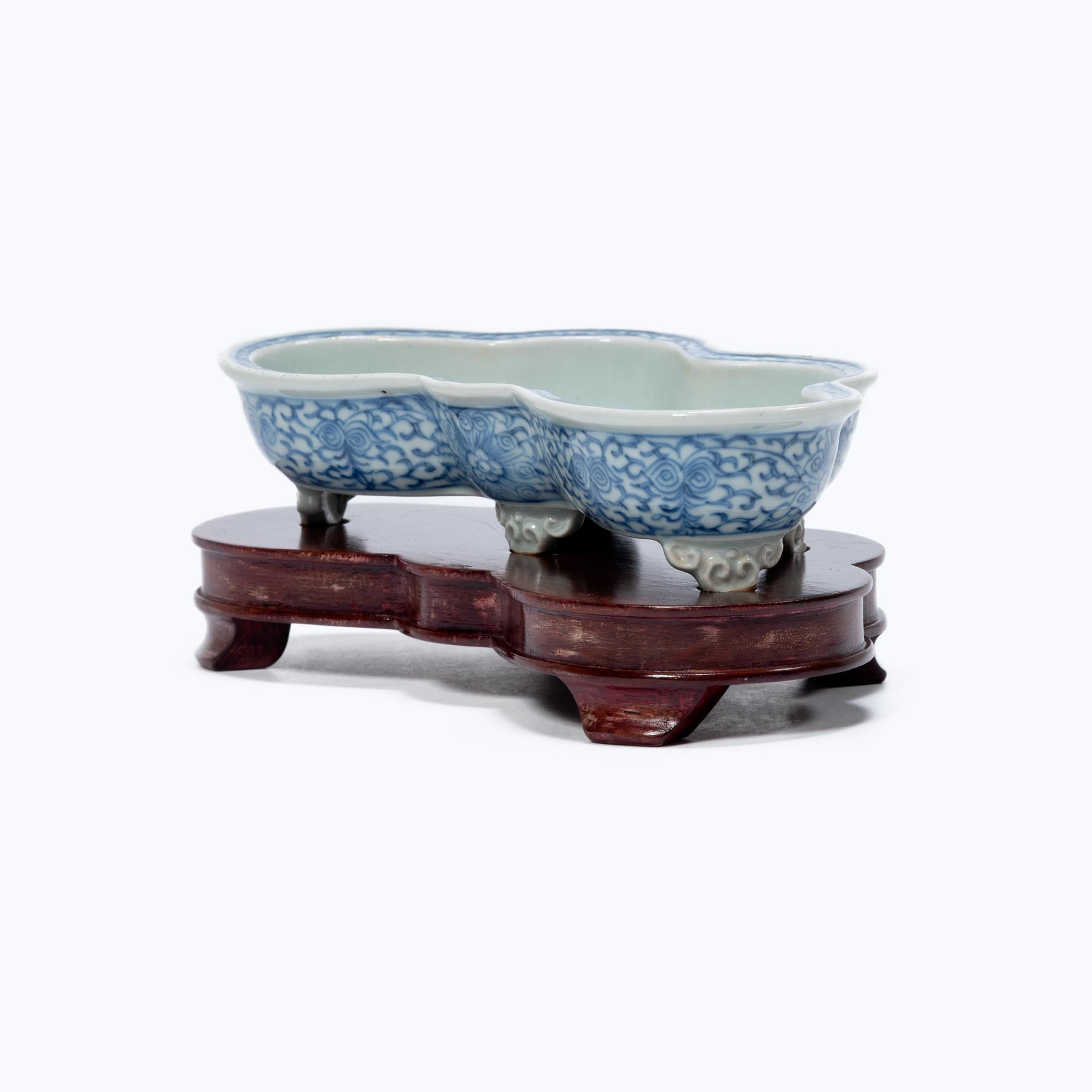 Qing Early 20th Century Chinese Blue and White Butterfly Bulb Bowl