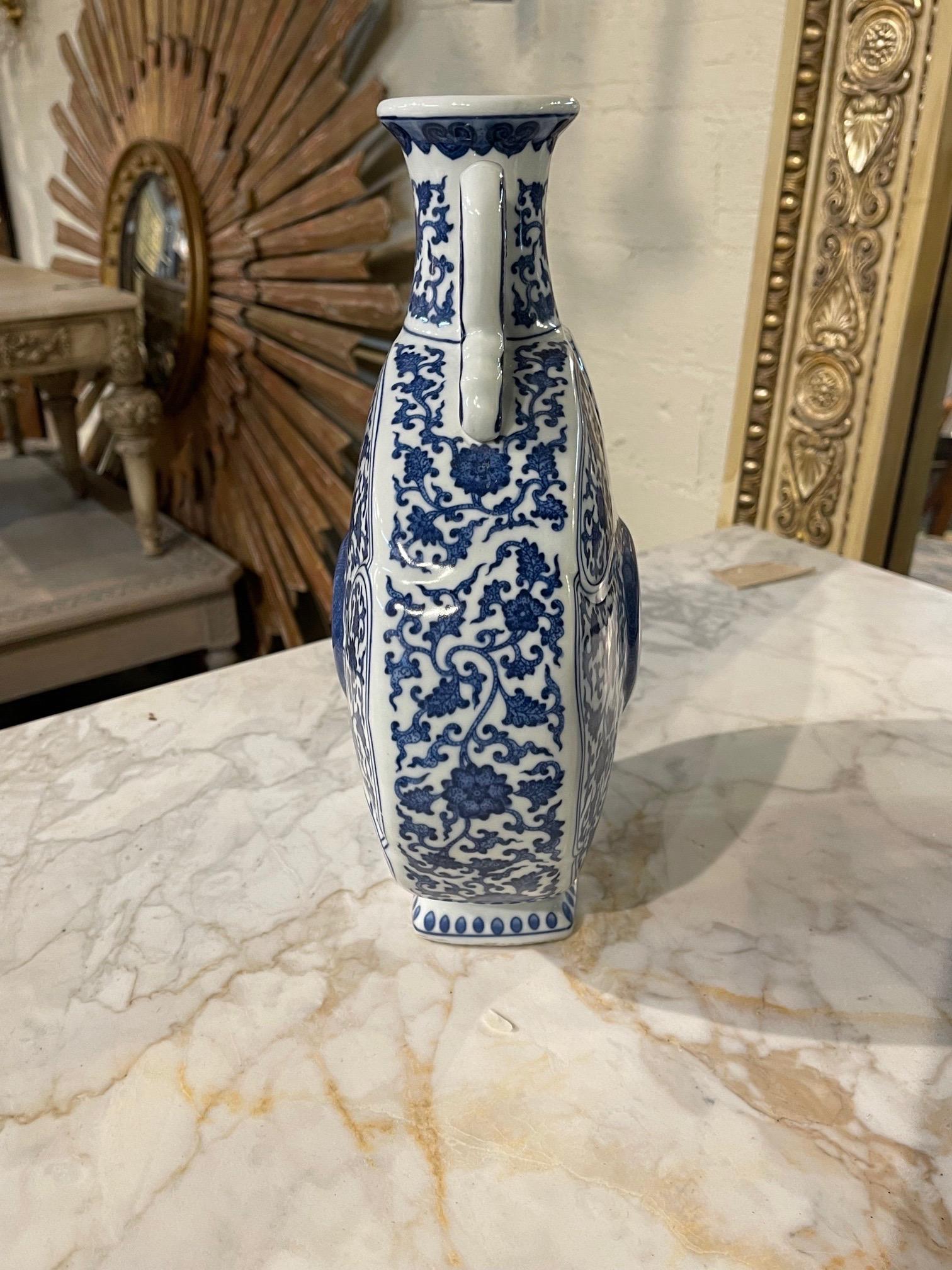 Early 20th Century Chinese Blue and White Moon Flask 1
