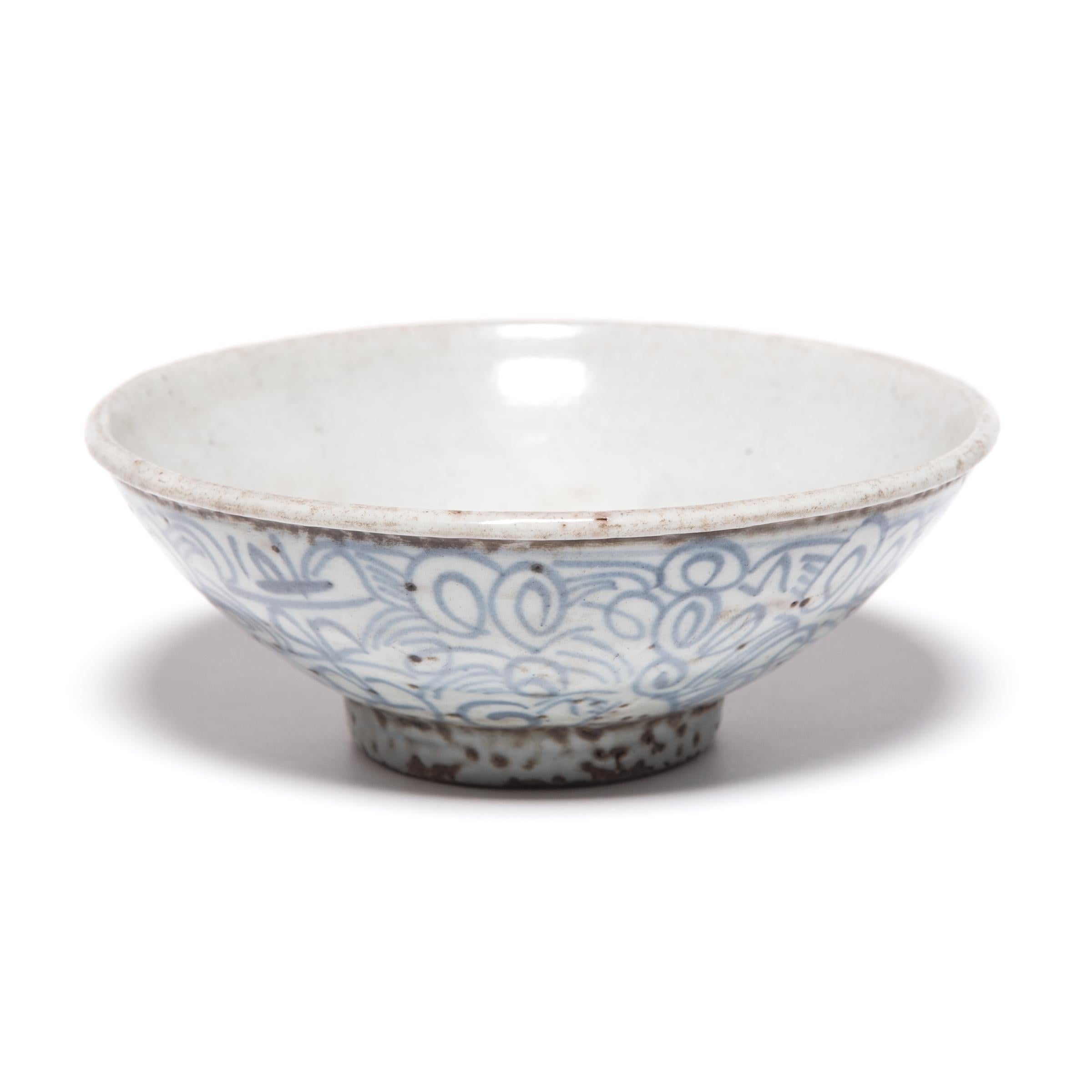 Qing Chinese Blue and White Rice Bowl, c. 1900 For Sale