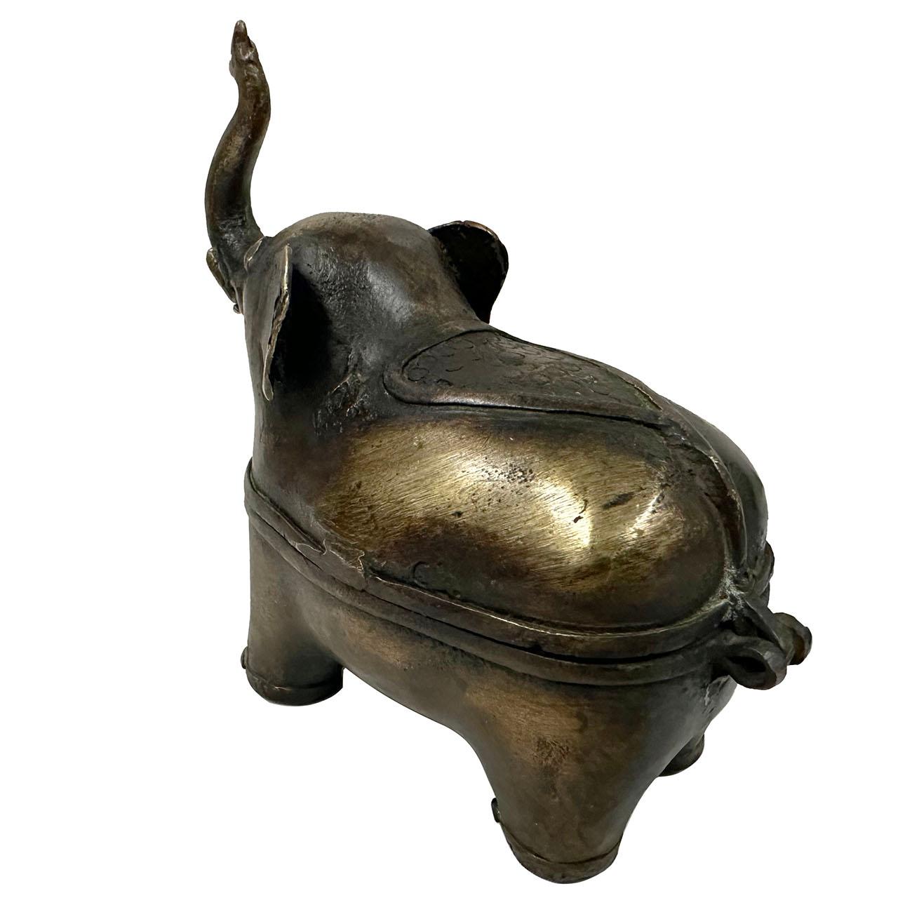 Early 20th Century Chinese Bronze Elephant Incense Burner For Sale 3