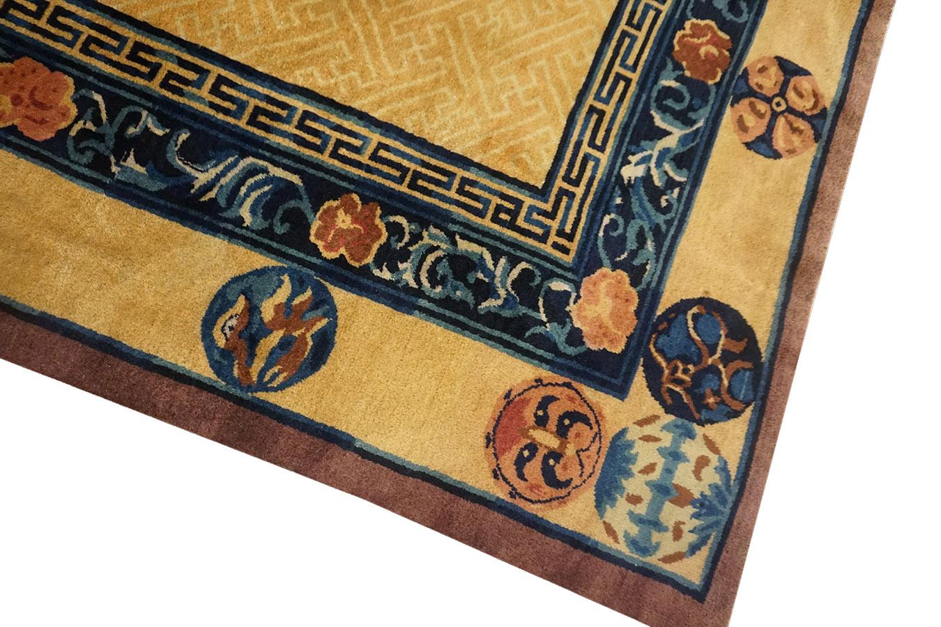 Tapis chinois du début du XXe siècle ( 28 x 40 cm - 93,5 x 487 cm) en vente 1