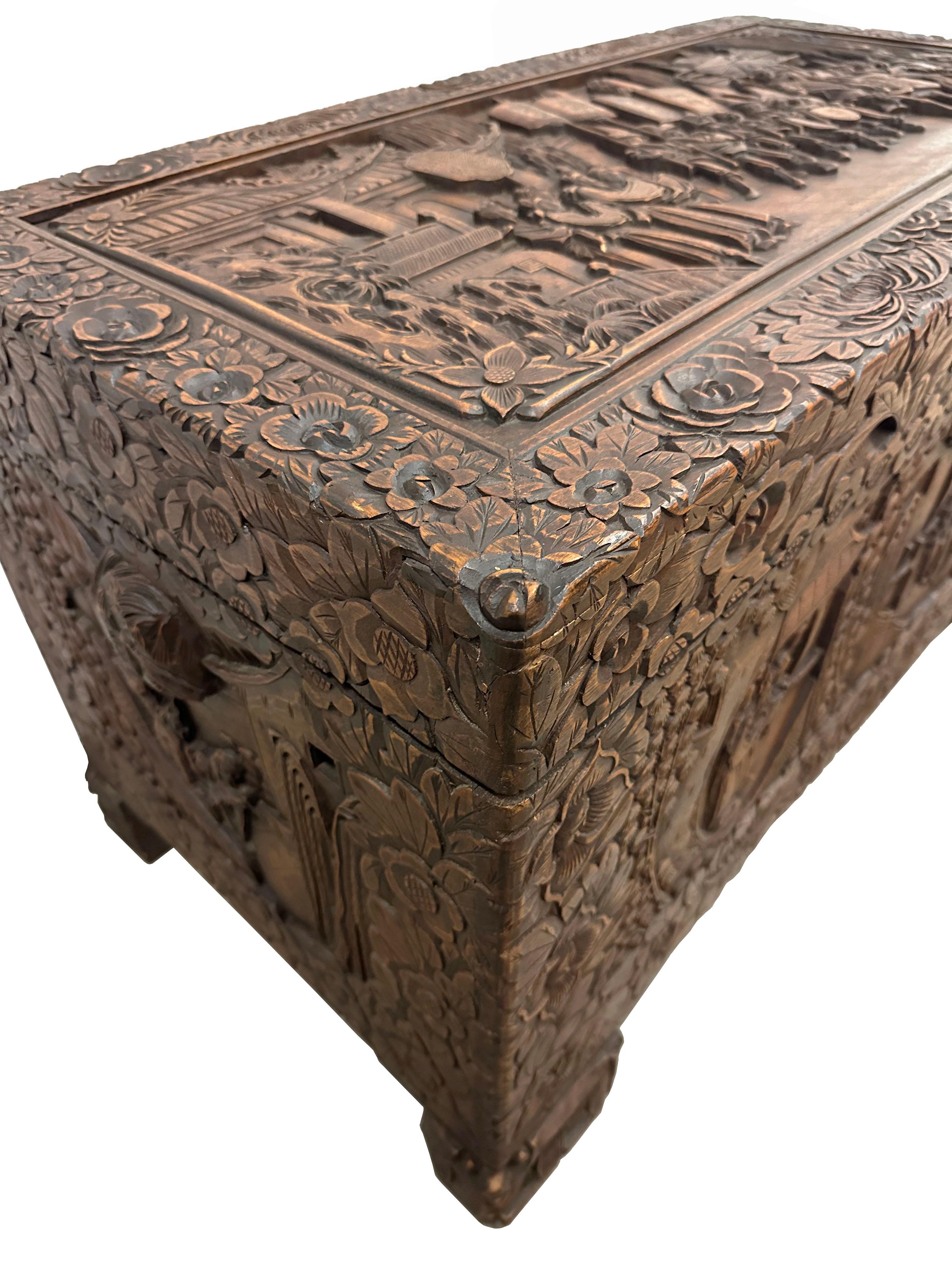 Early 20th Century Chinese Carved Camphor Wood Hope Chest For Sale 3