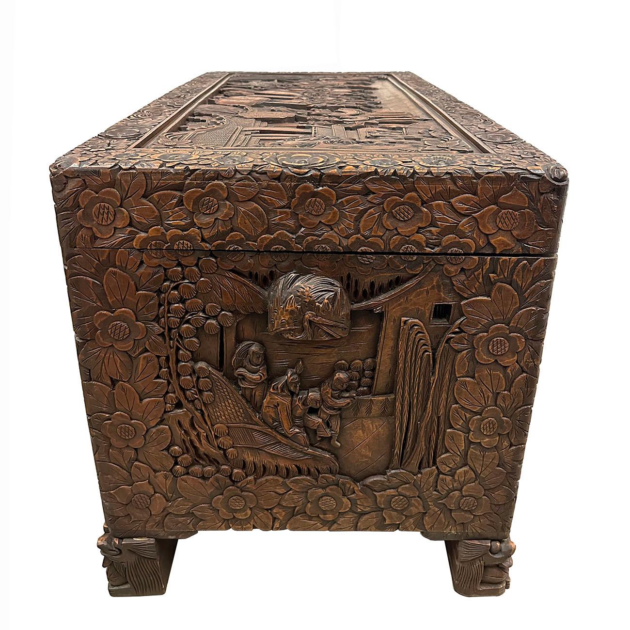 Early 20th Century Chinese Carved Camphor Wood Hope Chest For Sale 4